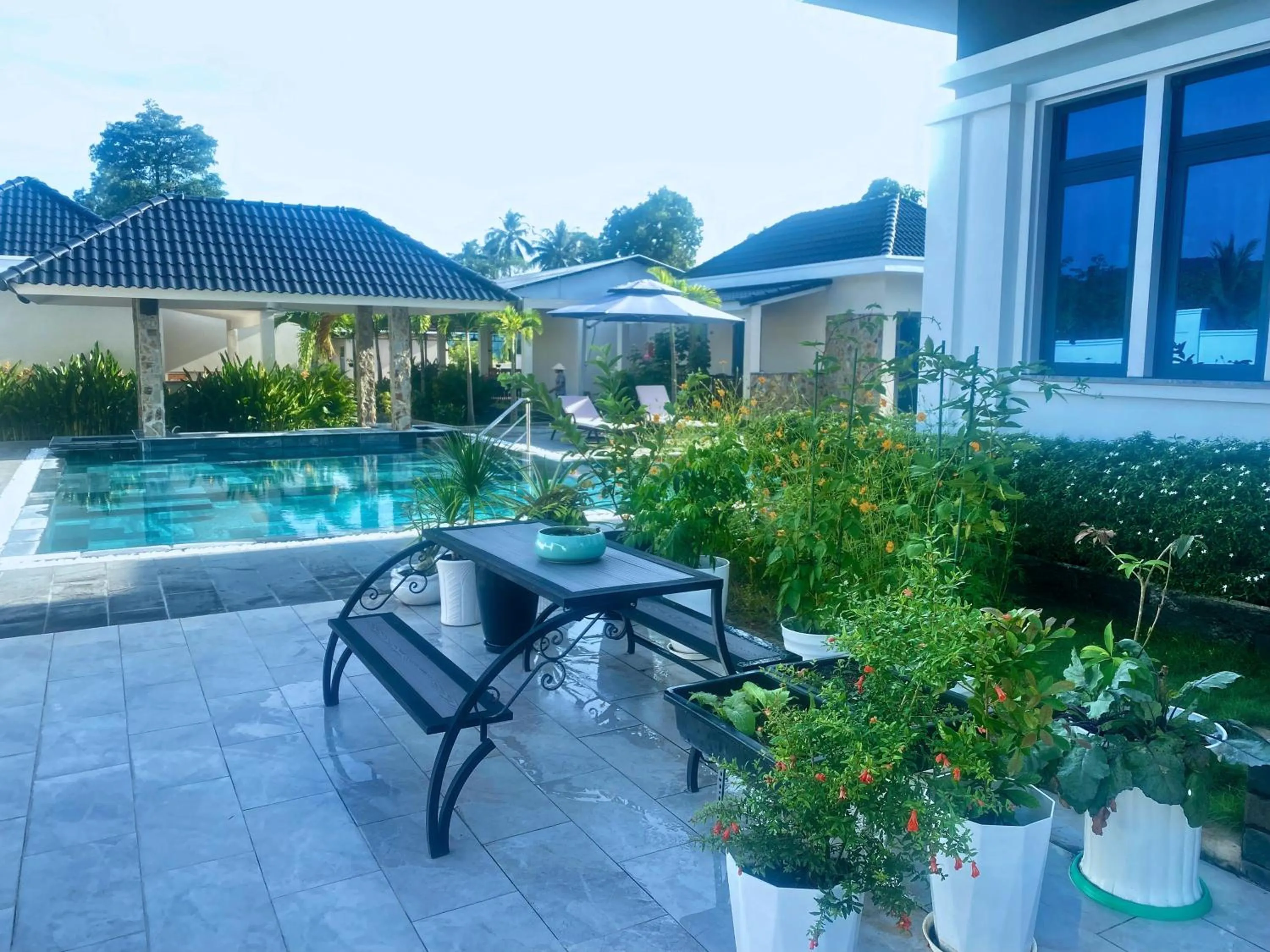 Swimming pool in LAM BUNGALOW Resort & Spa