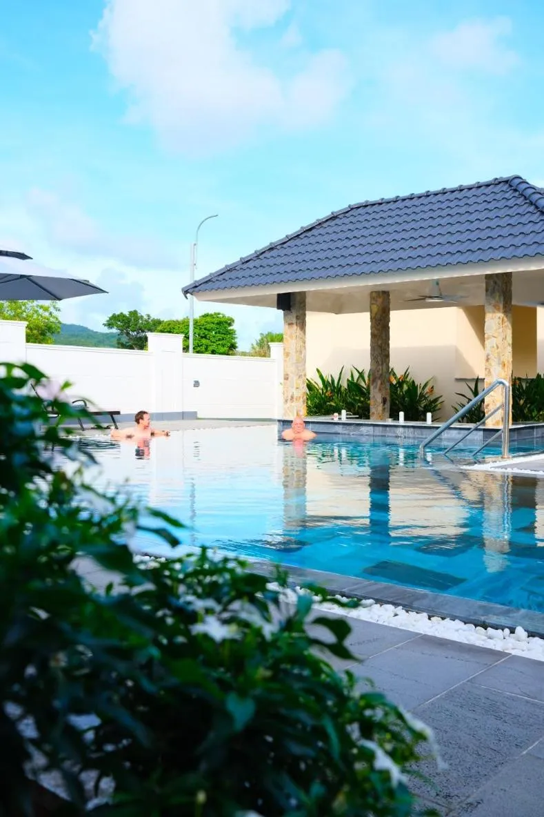 Swimming pool in LAM BUNGALOW Resort & Spa