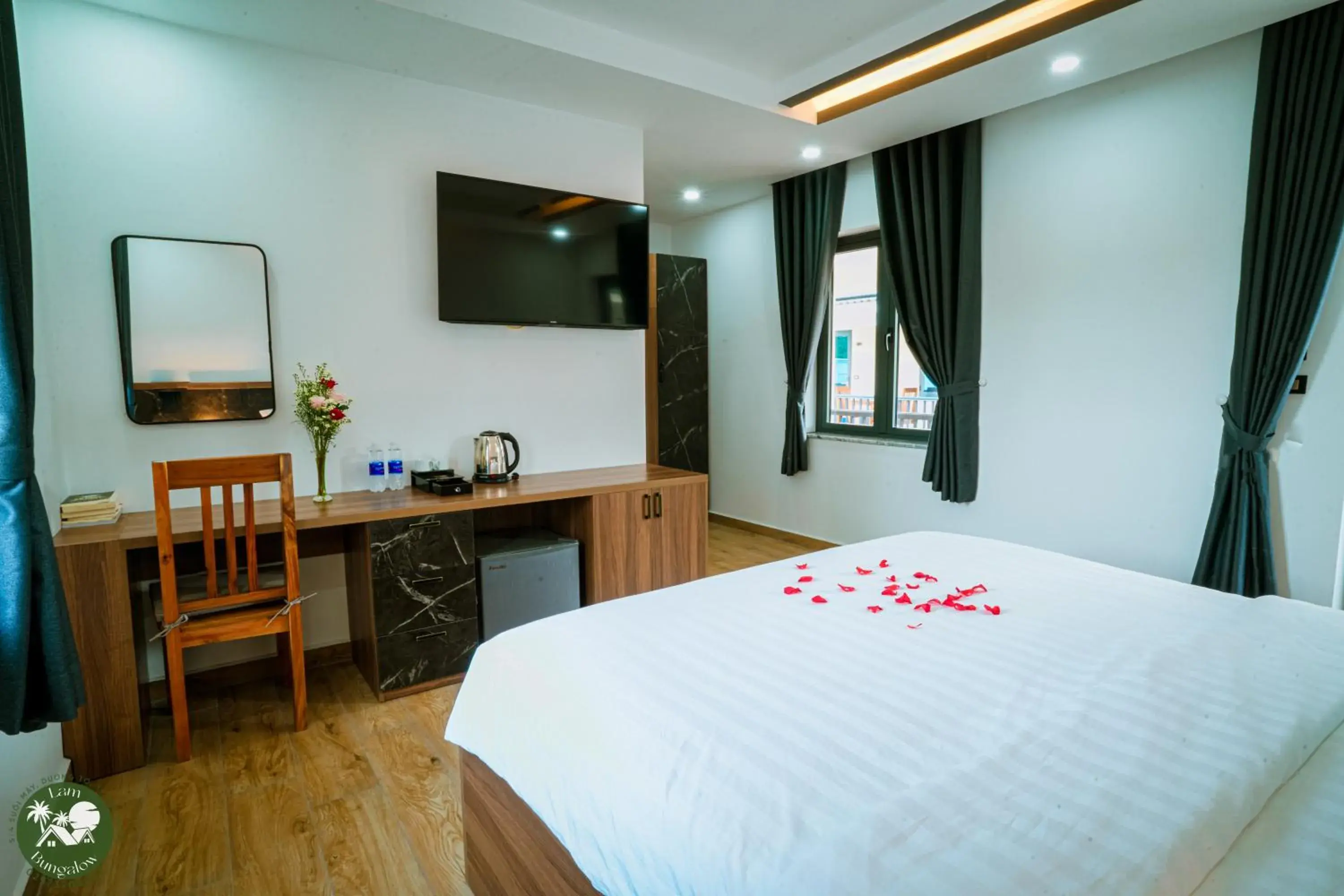 Photo of the whole room, Bed in LAM BUNGALOW Resort & Spa Photo of the whole room, Bed in LAM BUNGALOW Resort & Spa