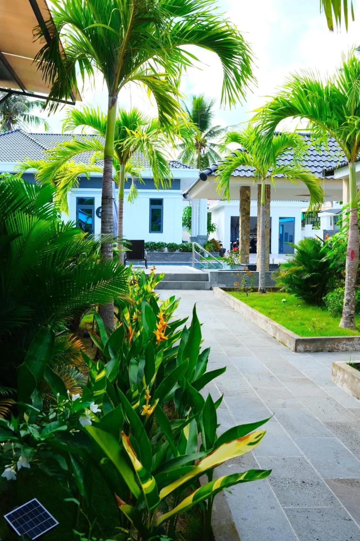 Swimming pool in LAM BUNGALOW Resort & Spa