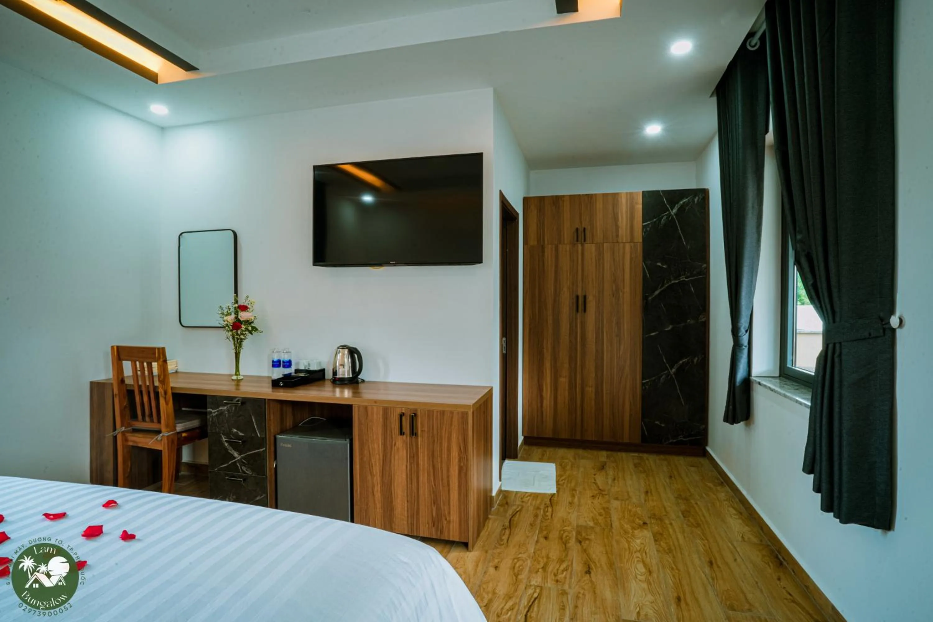 TV and multimedia, Bed in LAM BUNGALOW Resort & Spa
