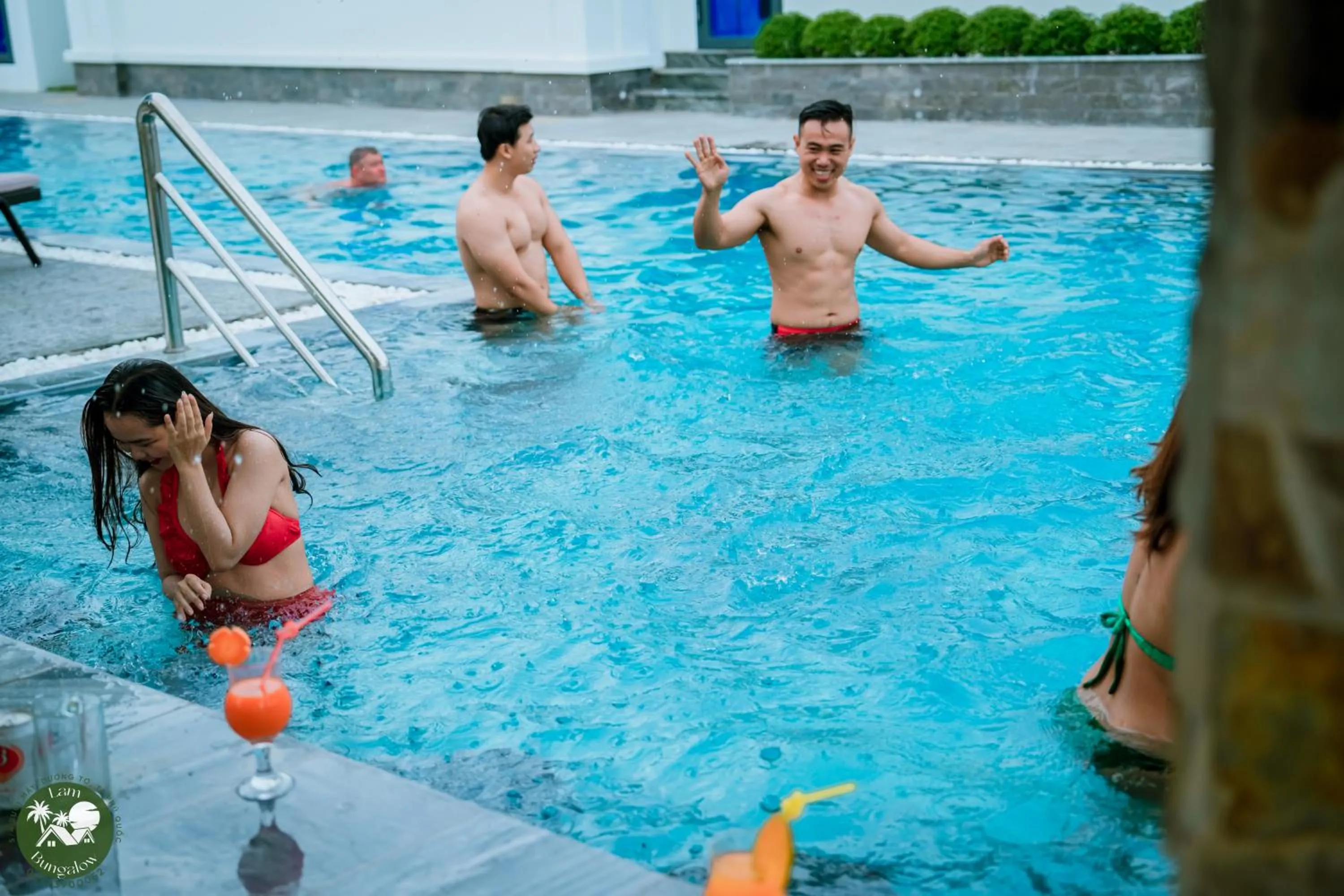 Swimming pool in LAM BUNGALOW Resort & Spa