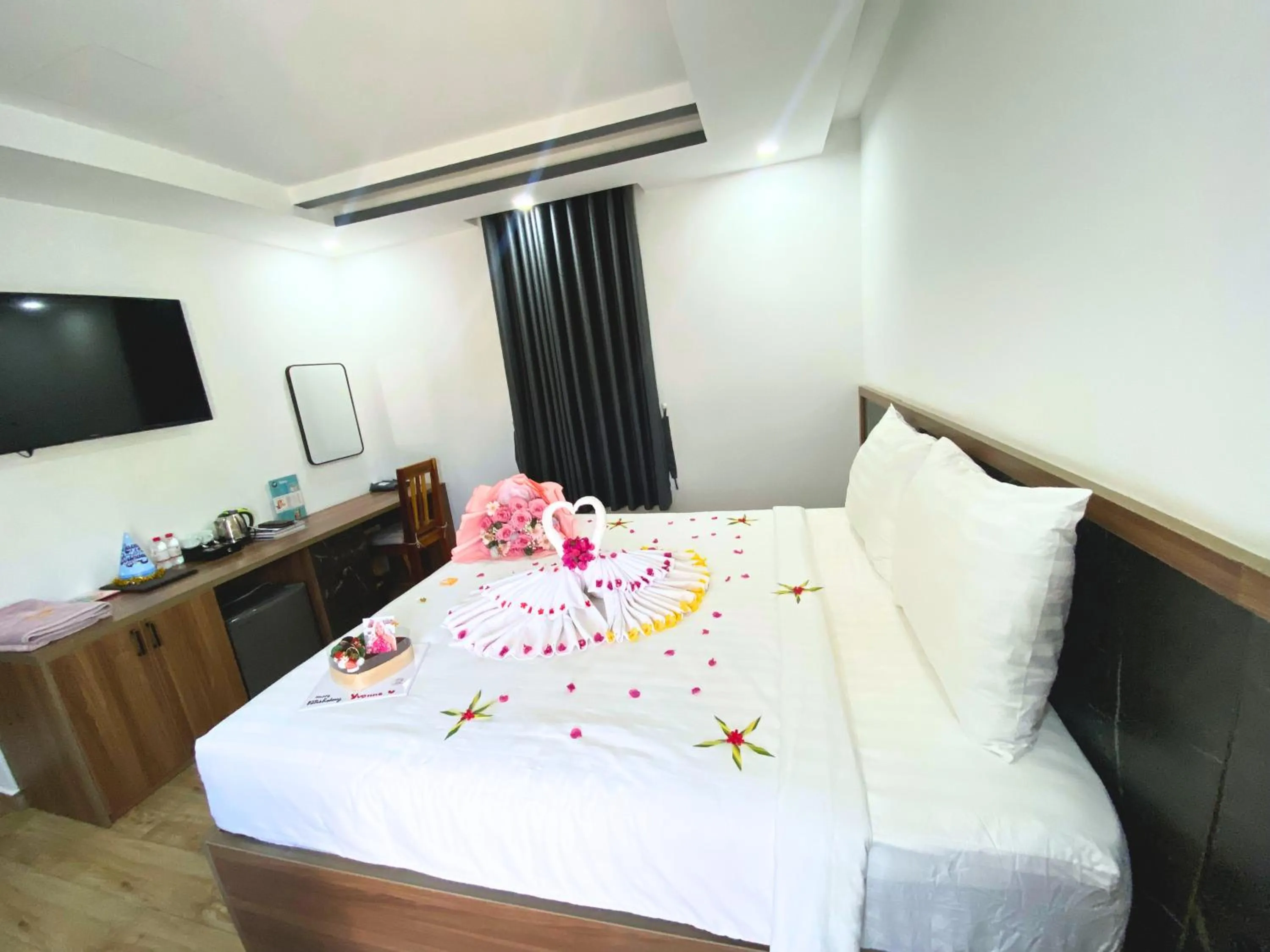 Bedroom, Bed in LAM BUNGALOW Resort & Spa