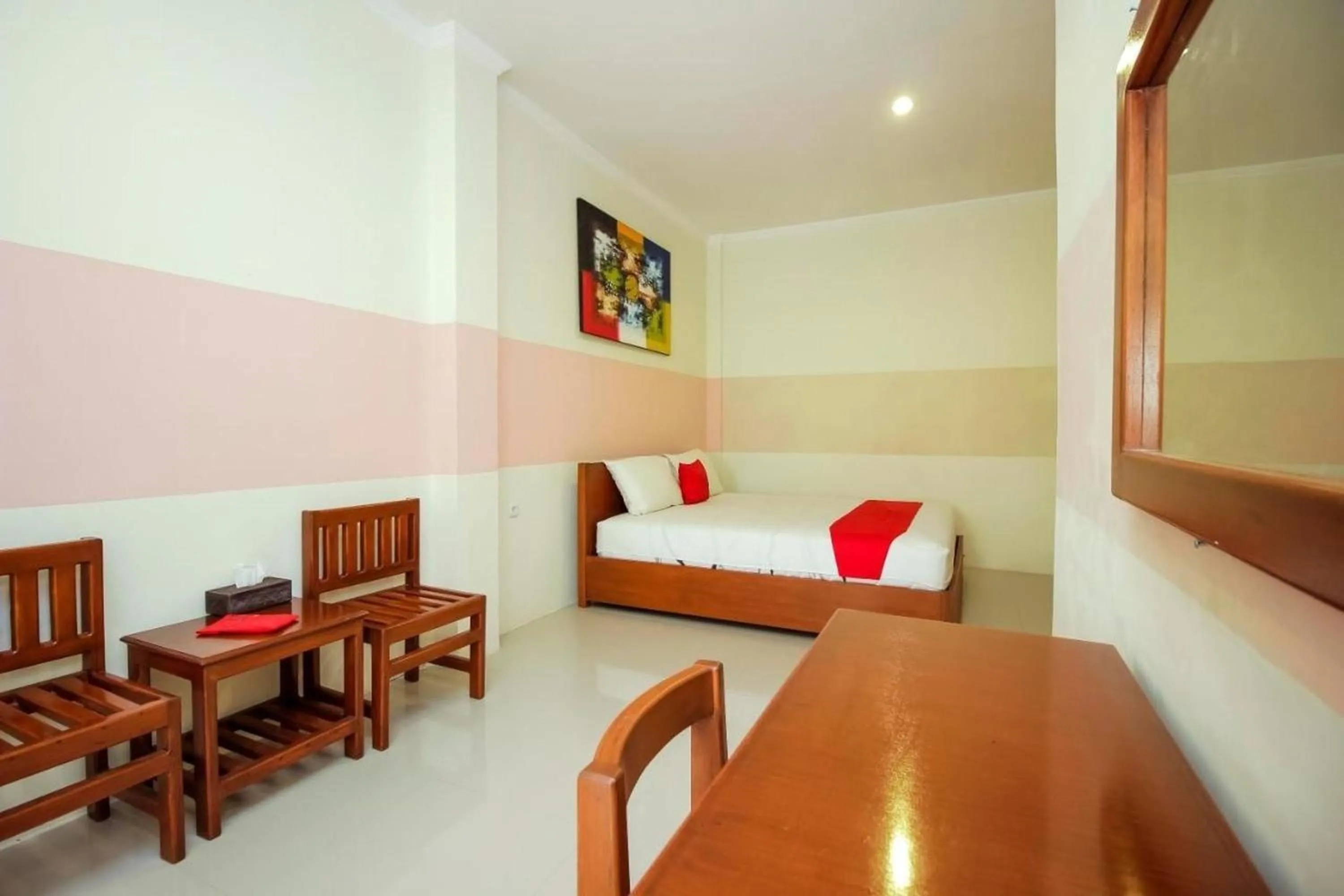 Bed in RedDoorz Near Jalan Jendral Sudirman