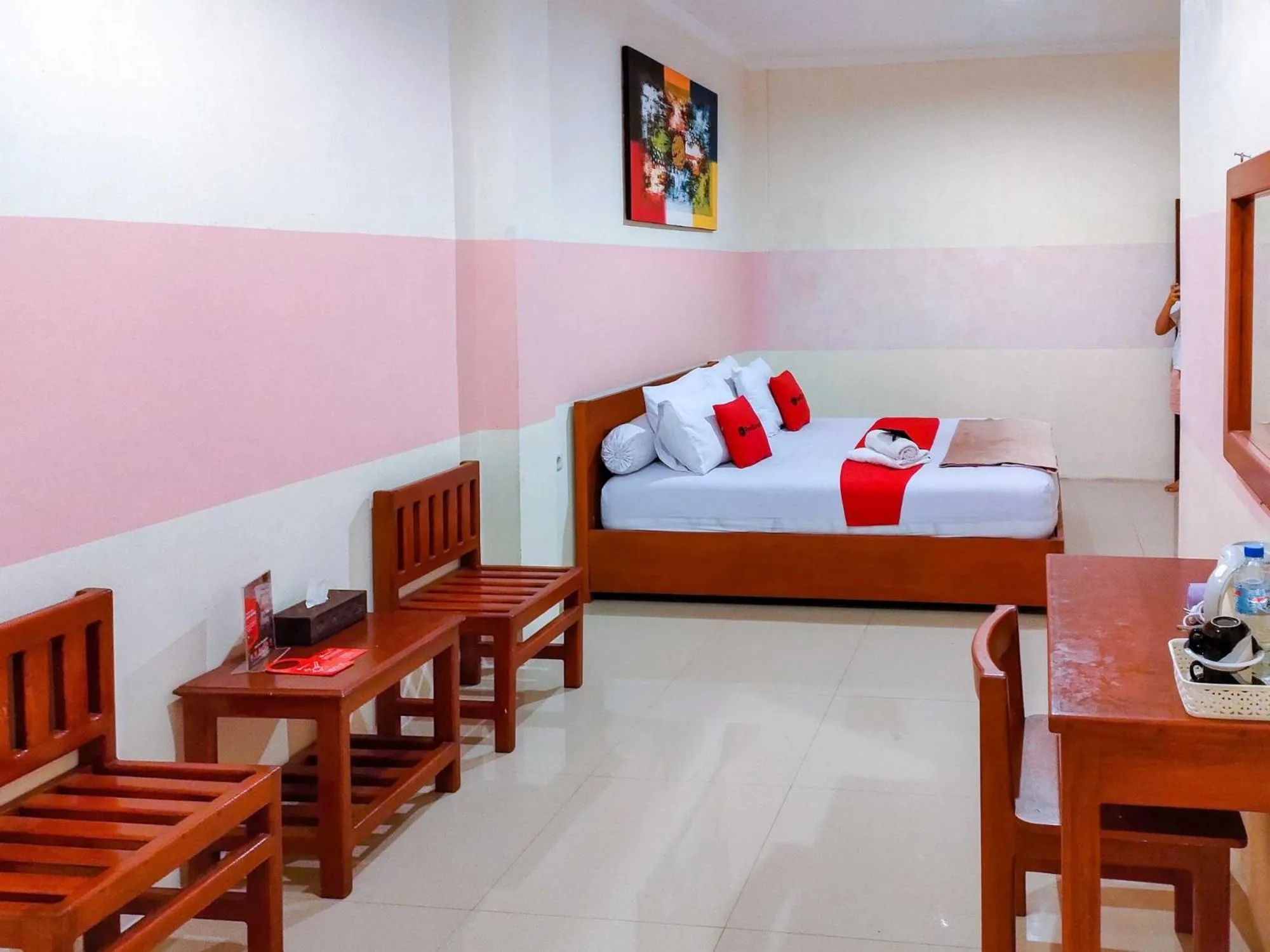 Bed in RedDoorz Near Jalan Jendral Sudirman