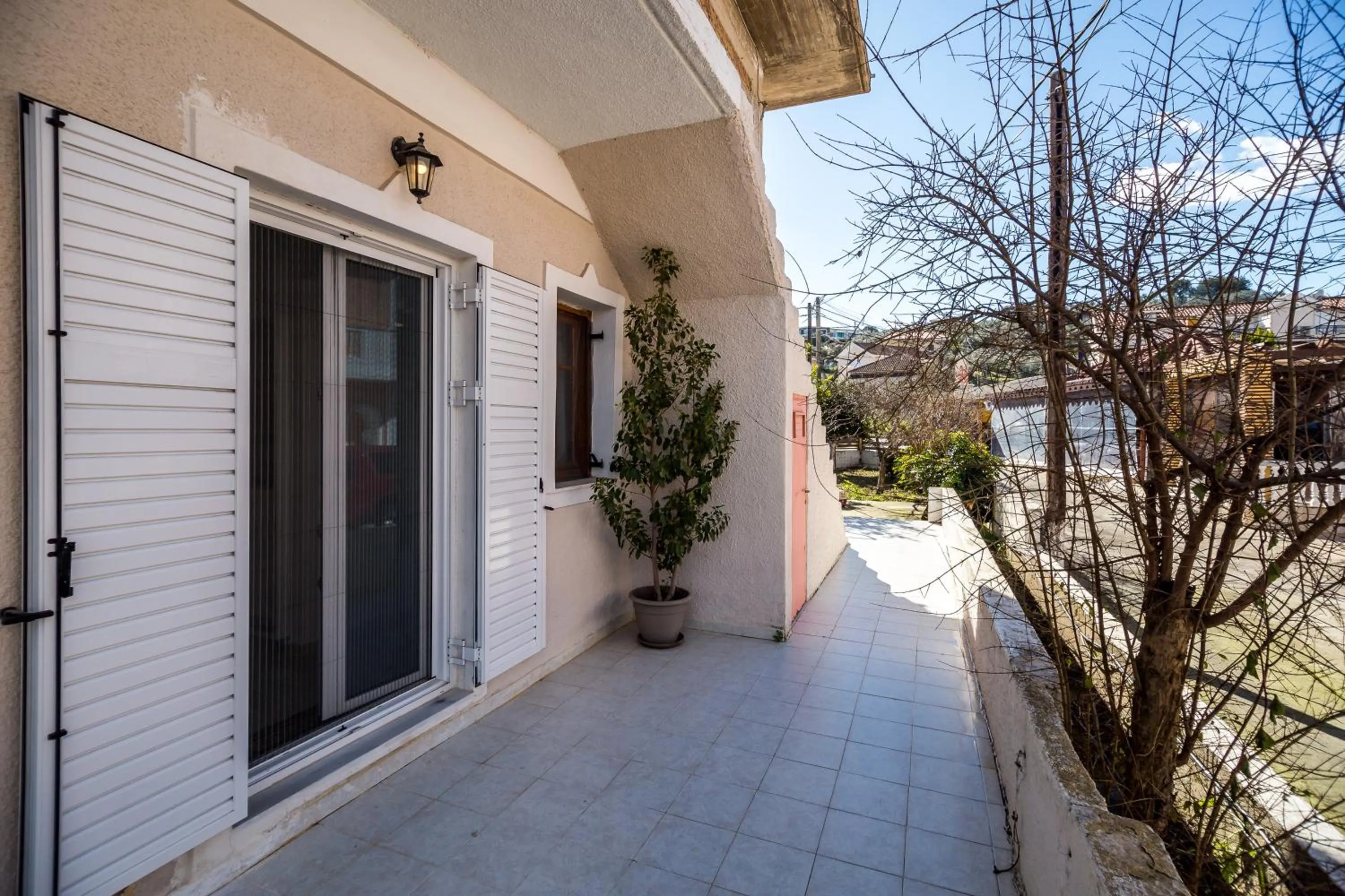 Balcony/Terrace in Sunny Sofi Studios