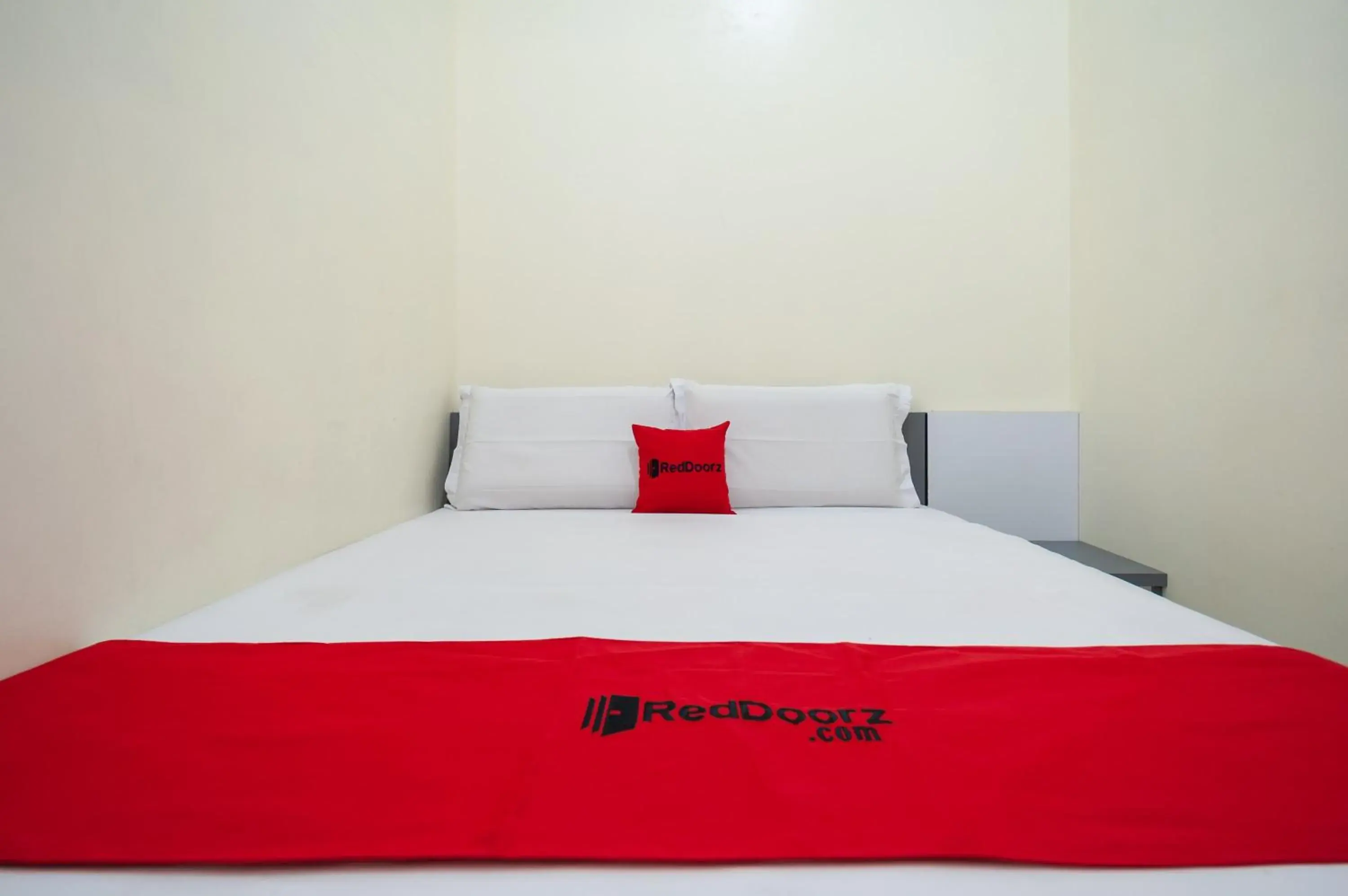 Bedroom, Bed in RedDoorz Syariah near RS Tentara Solok Bedroom, Bed in RedDoorz Syariah near RS Tentara Solok