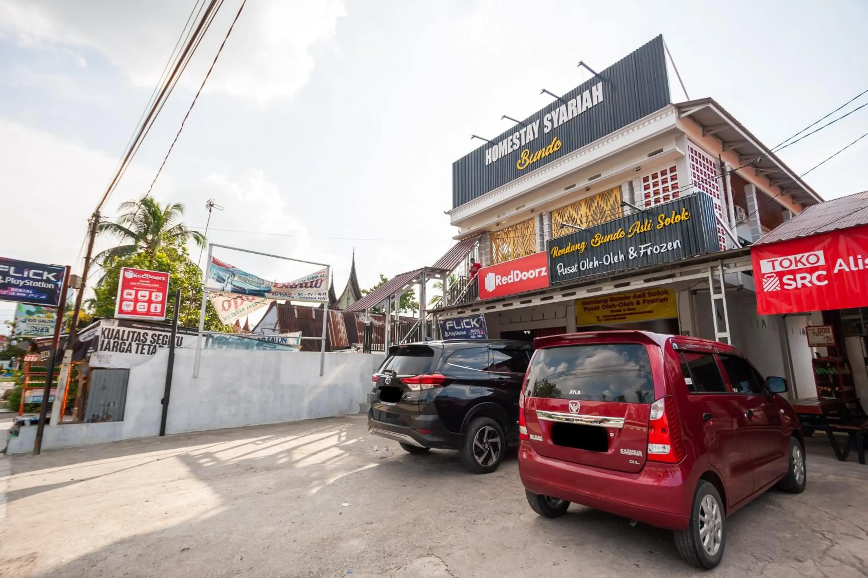 Property building in RedDoorz Syariah near RS Tentara Solok Property building in RedDoorz Syariah near RS Tentara Solok