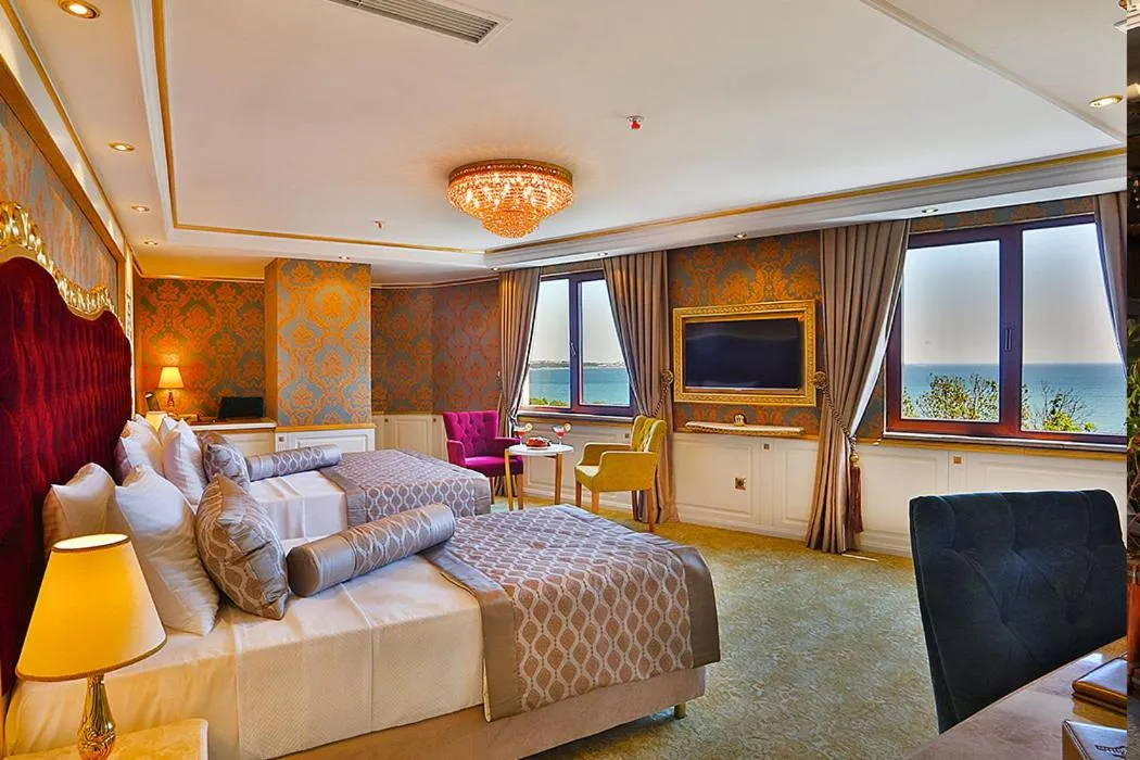 Bed in Emirhan Palace Hotel