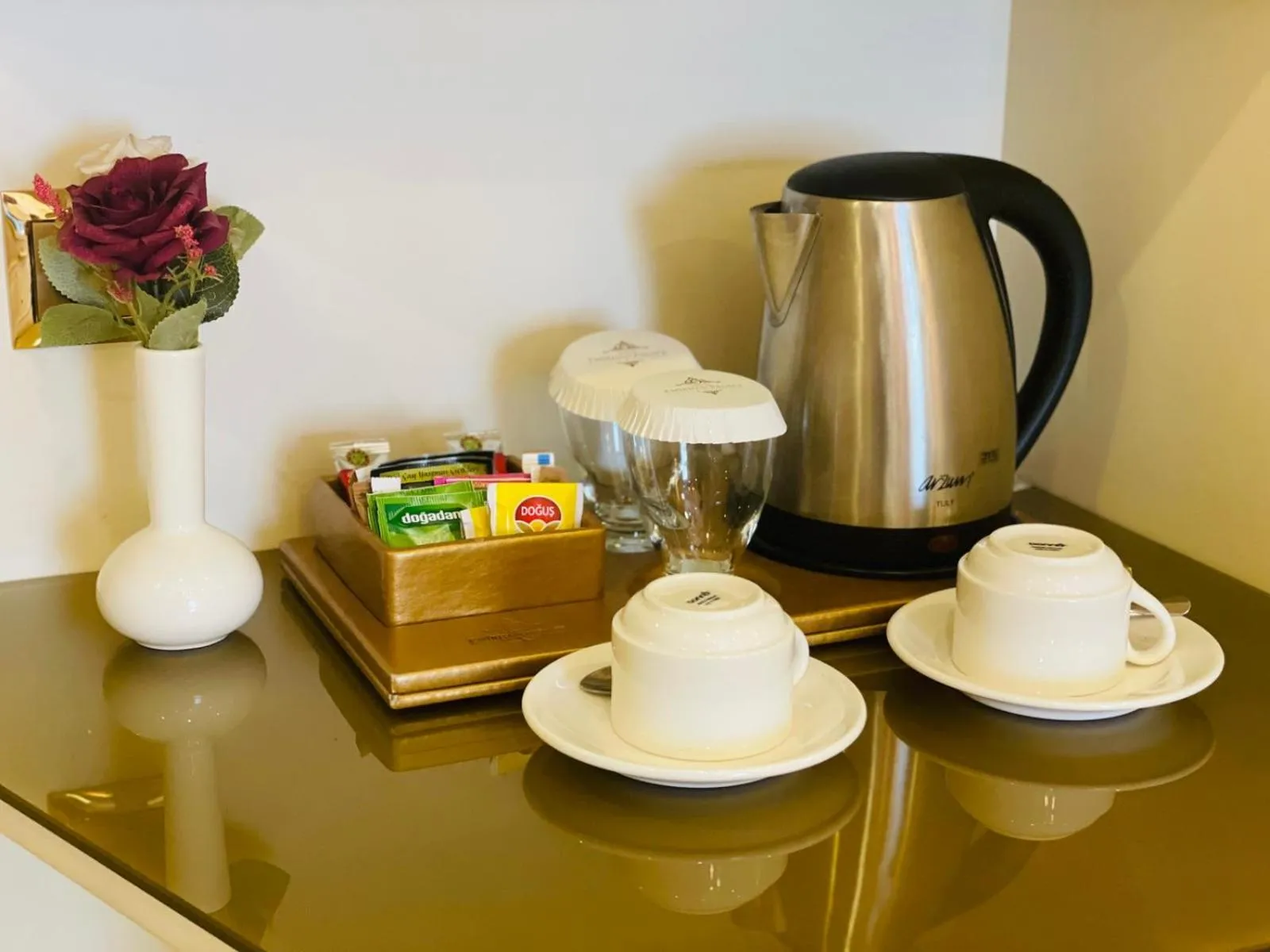 Coffee/tea facilities in Emirhan Palace Hotel