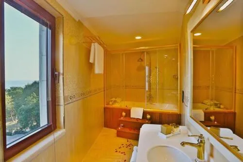 Bed in Emirhan Palace Hotel