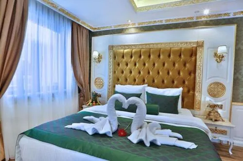 Bed in Emirhan Palace Hotel