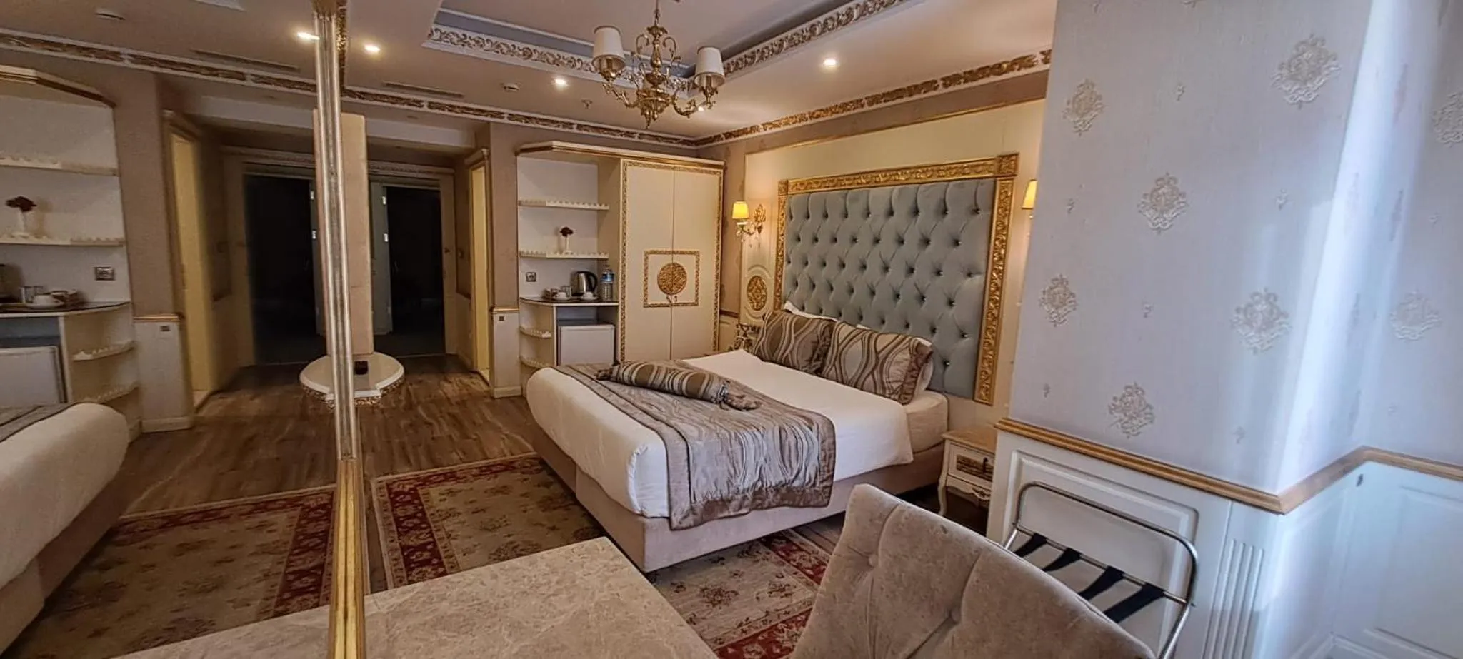 Bed in Emirhan Palace Hotel