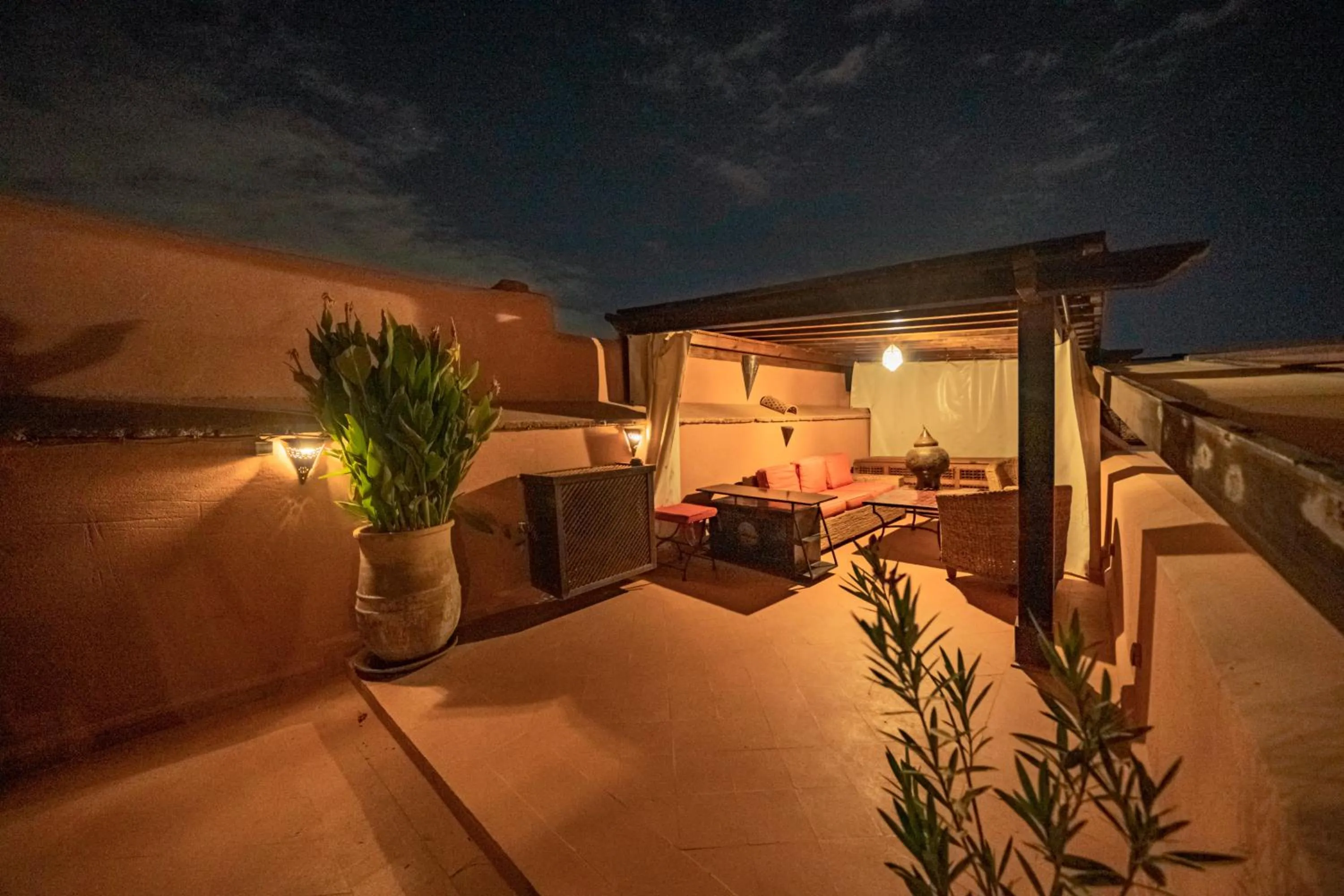 Night in Riad Azawan
