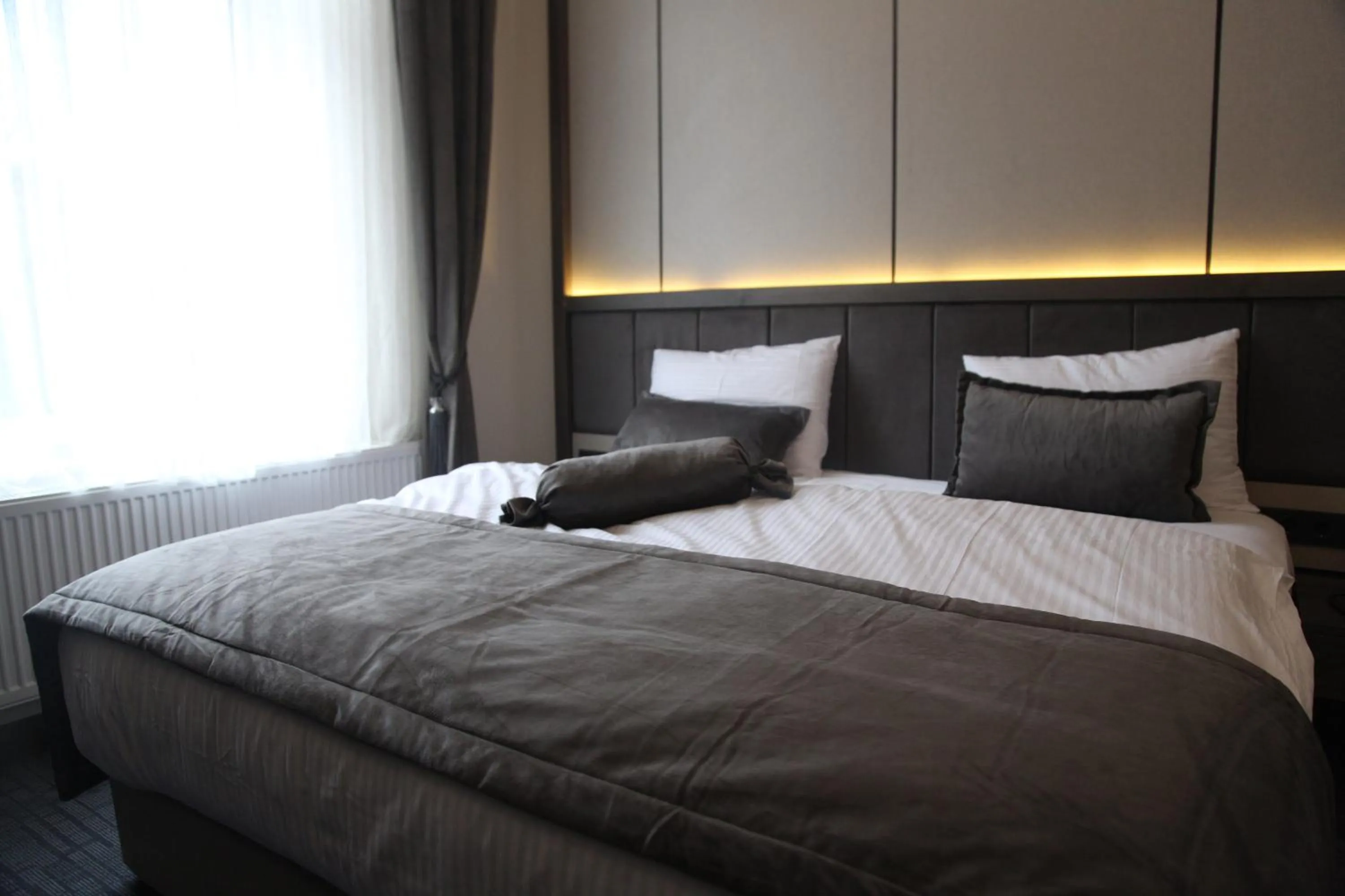 Deluxe Double Room with Bath in Hotel Münden