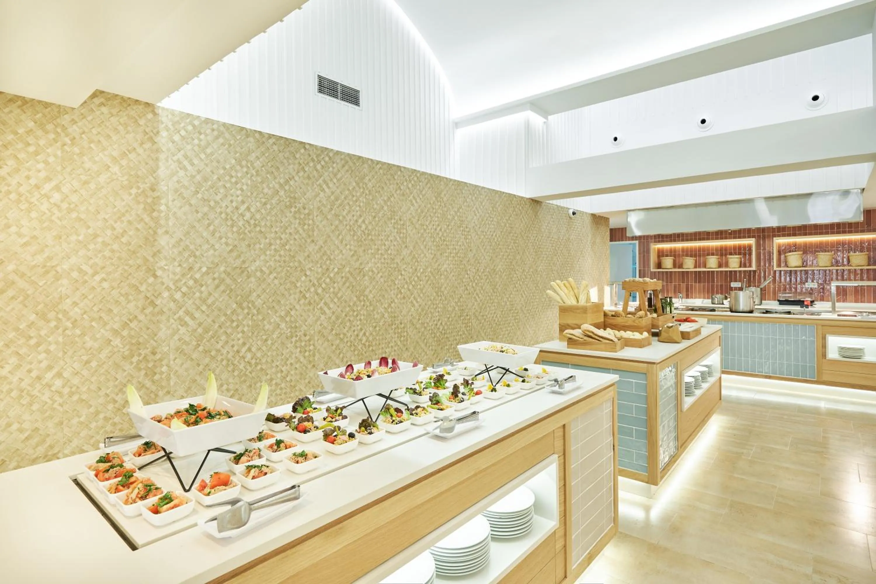 Restaurant/places to eat in Occidental Cala Viñas