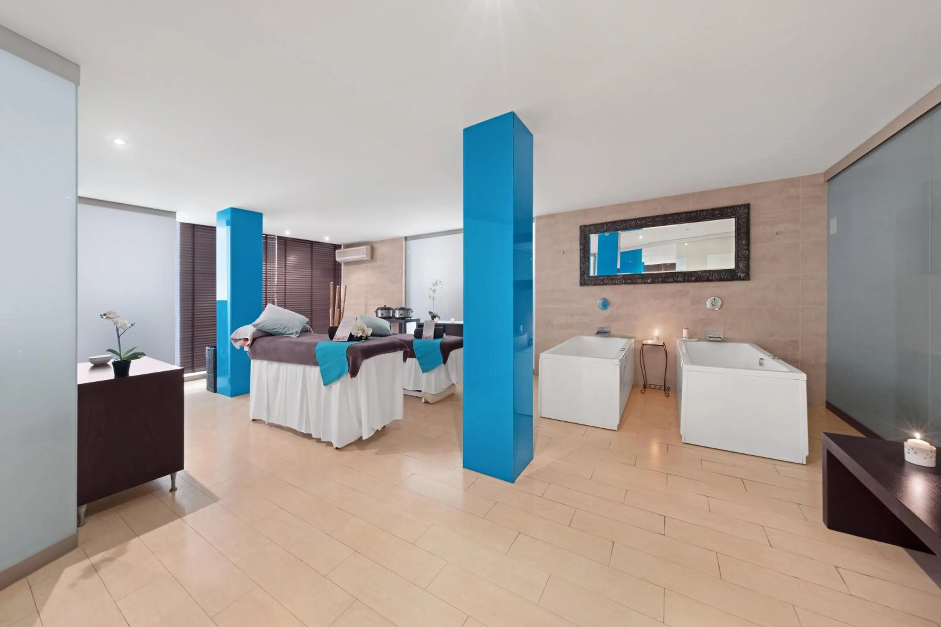 Spa and wellness centre/facilities, Bed in Occidental Cala Viñas