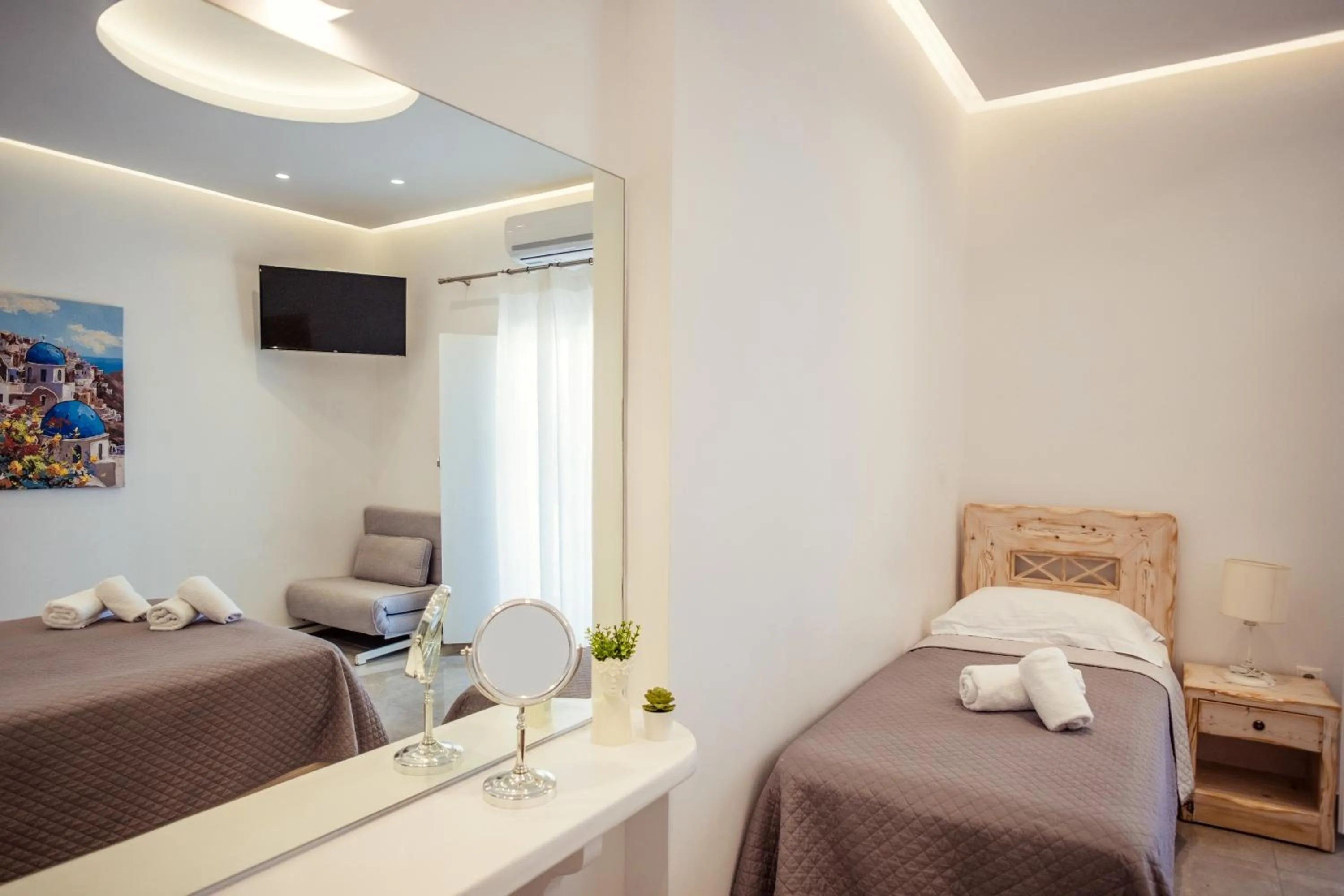 TV and multimedia in Cyclades Hotel