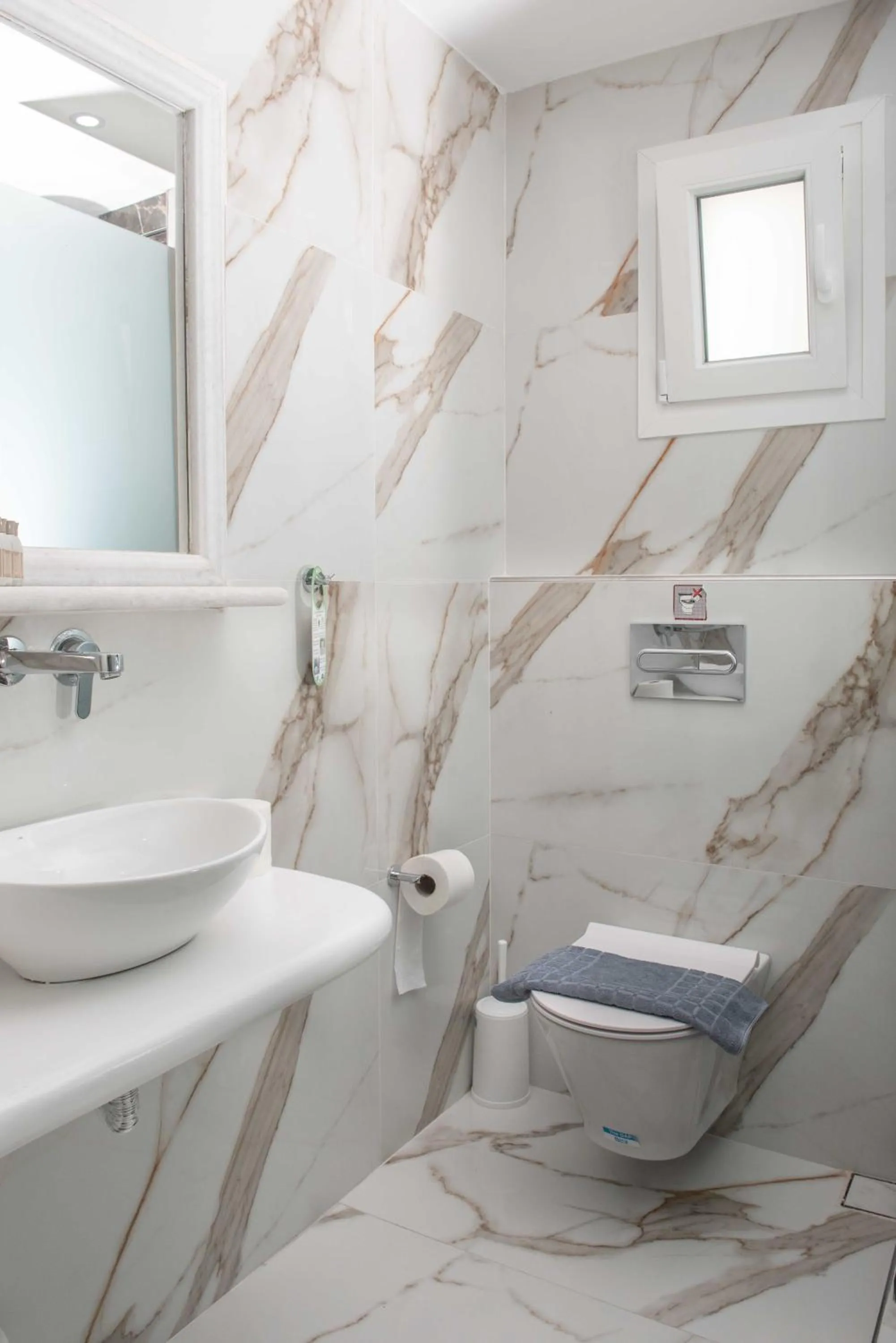 Bathroom in Cyclades Hotel