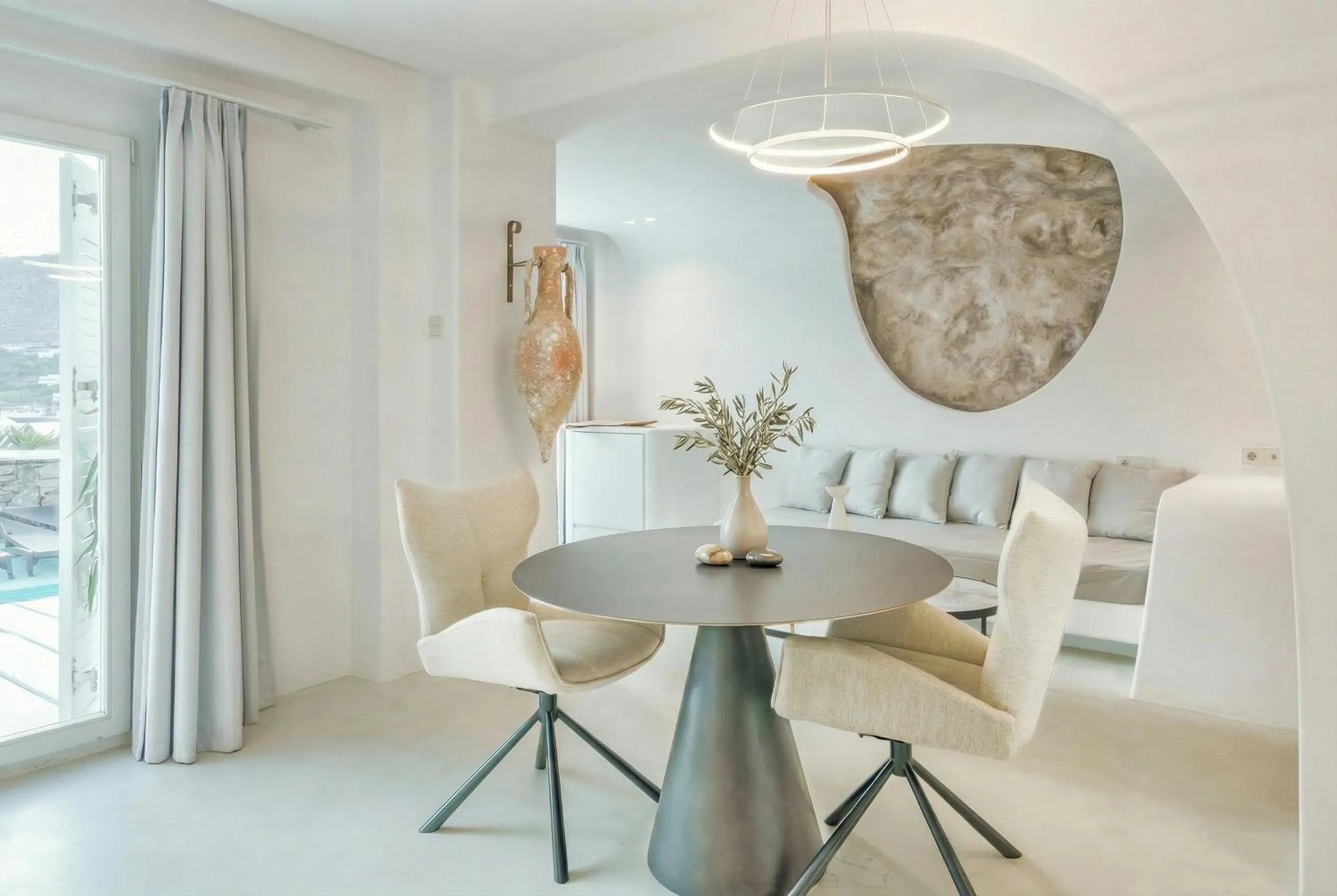 Living room in Kivotos Mykonos - Preferred Hotels & Resorts