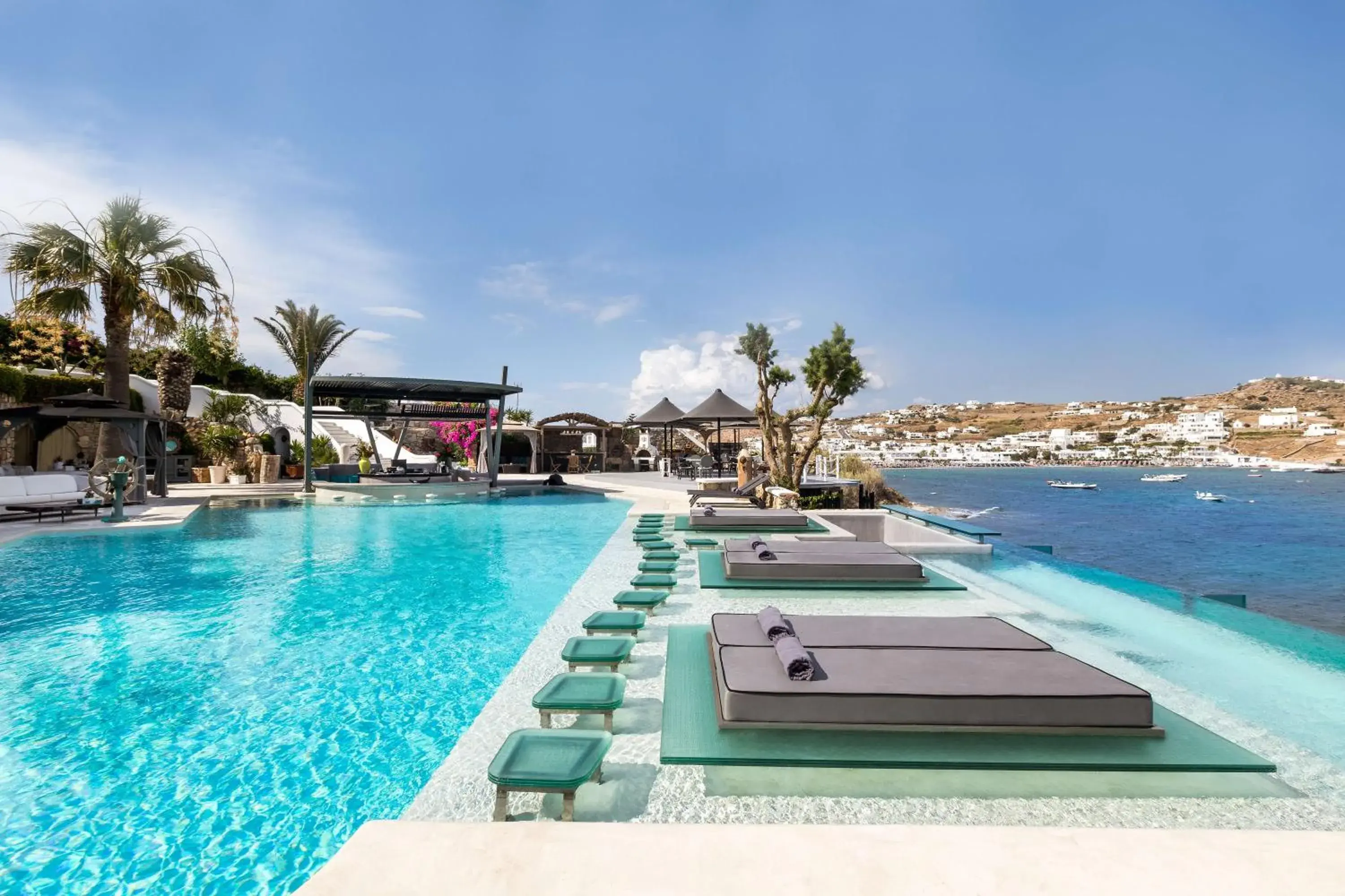 Lounge or bar in Kivotos Mykonos - Preferred Hotels & Resorts Lounge or bar in Kivotos Mykonos - Preferred Hotels & Resorts