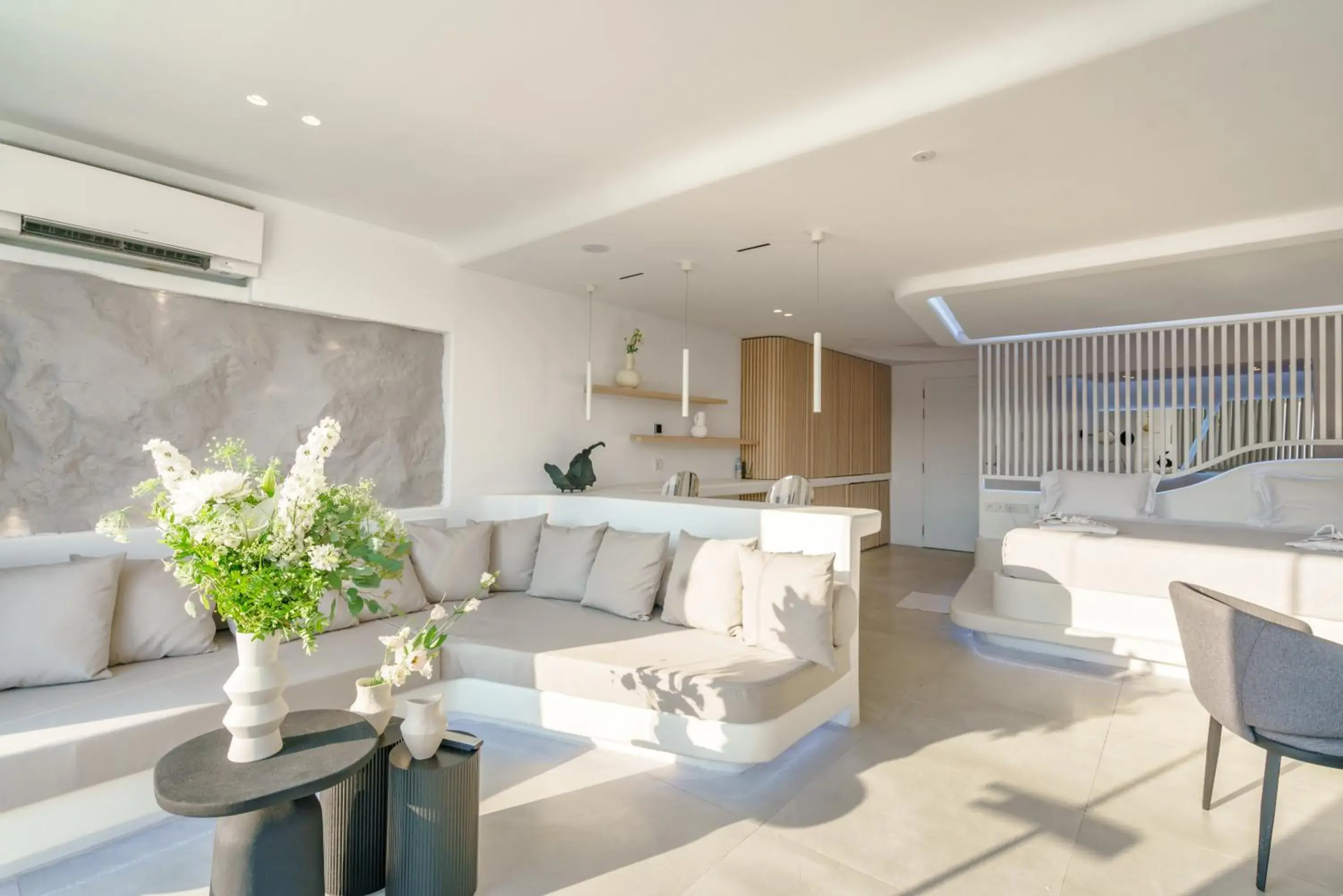 Living room in Kivotos Mykonos - Preferred Hotels & Resorts Living room in Kivotos Mykonos - Preferred Hotels & Resorts