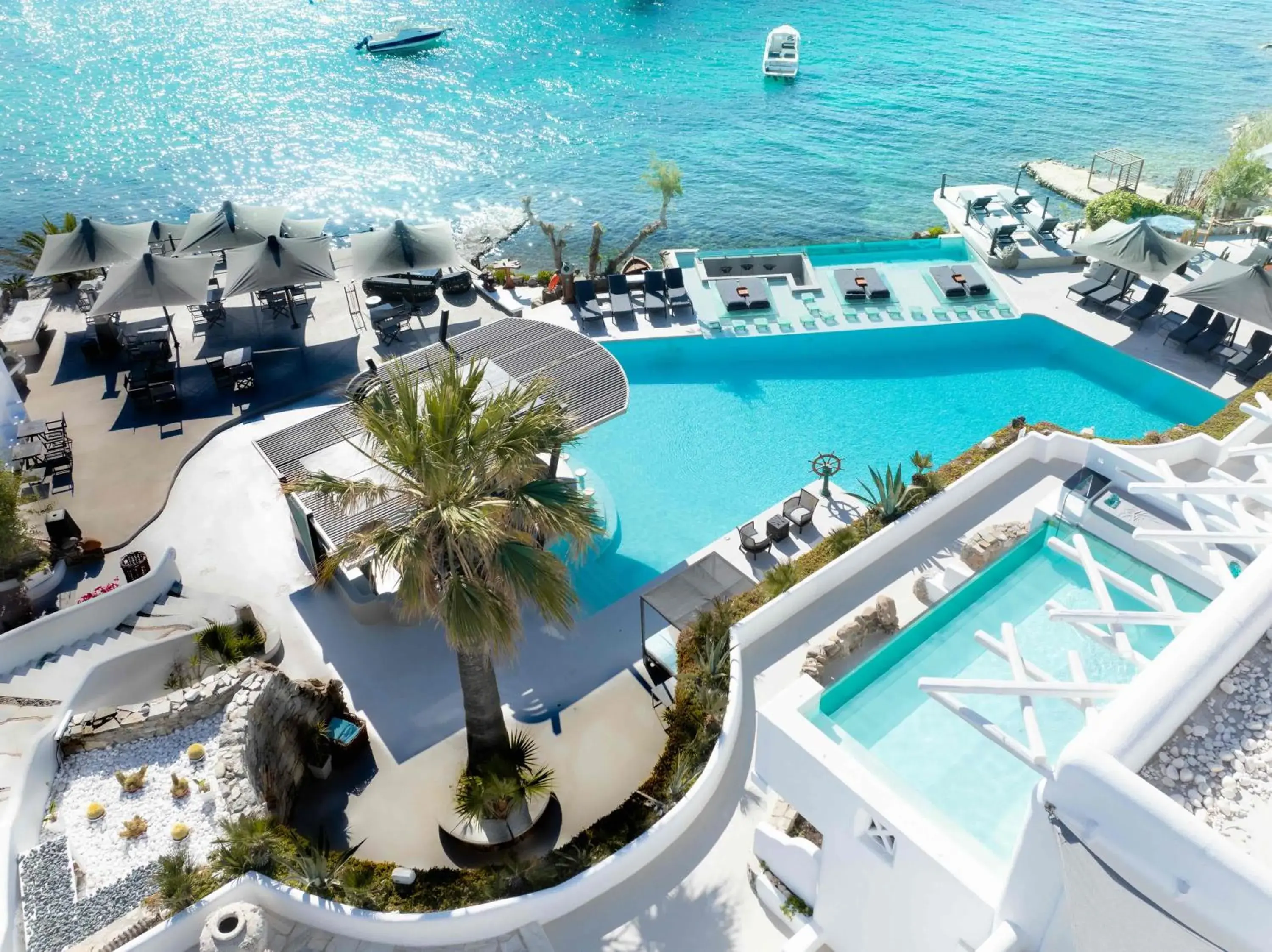 Property building in Kivotos Mykonos - Preferred Hotels & Resorts Property building in Kivotos Mykonos - Preferred Hotels & Resorts