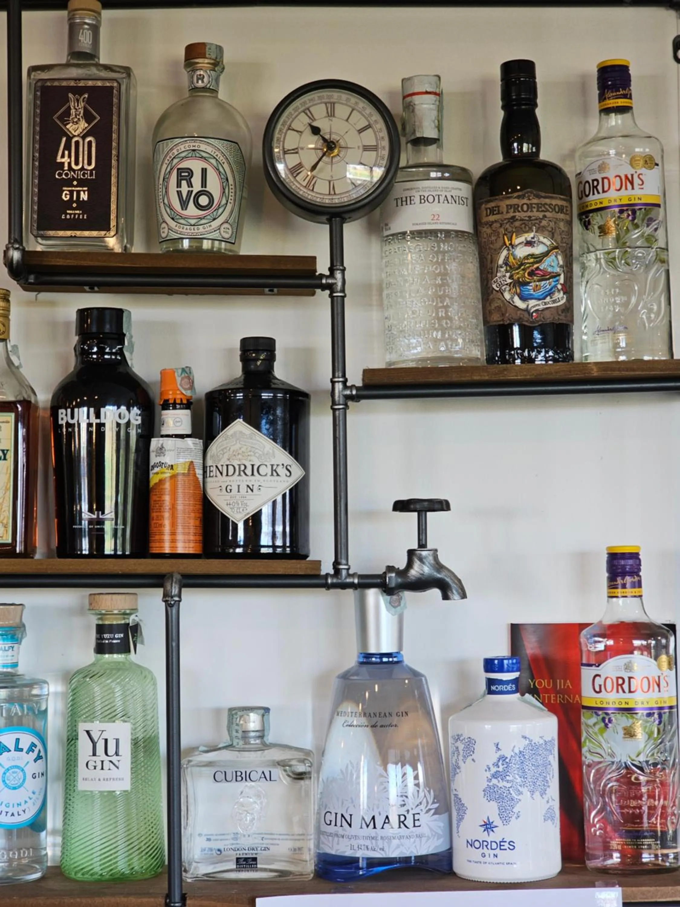 Restaurant/places to eat in Hotel Arcadia