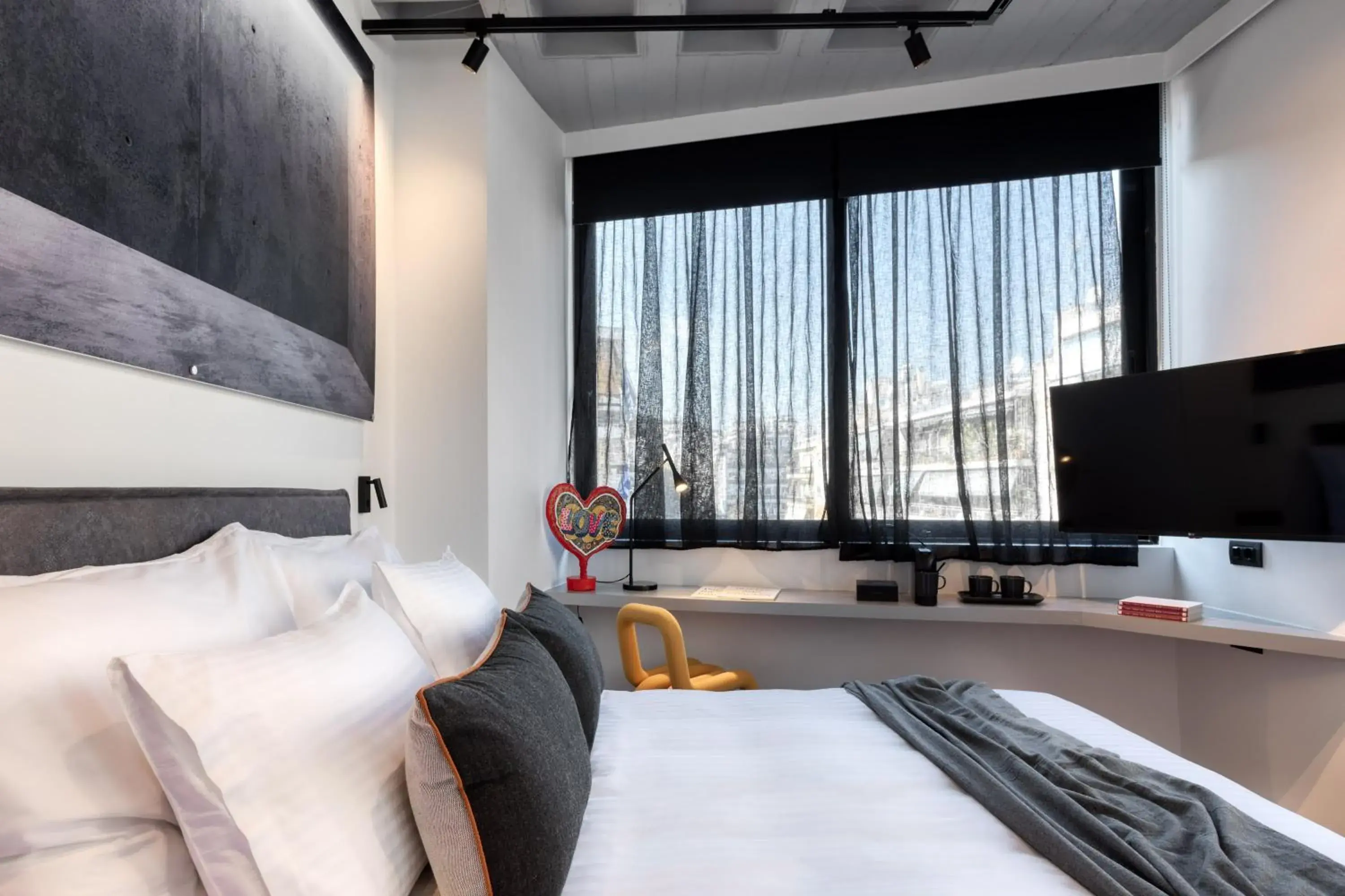 Comfort Double Room in Koniama Acropolis Comfort Double Room in Koniama Acropolis