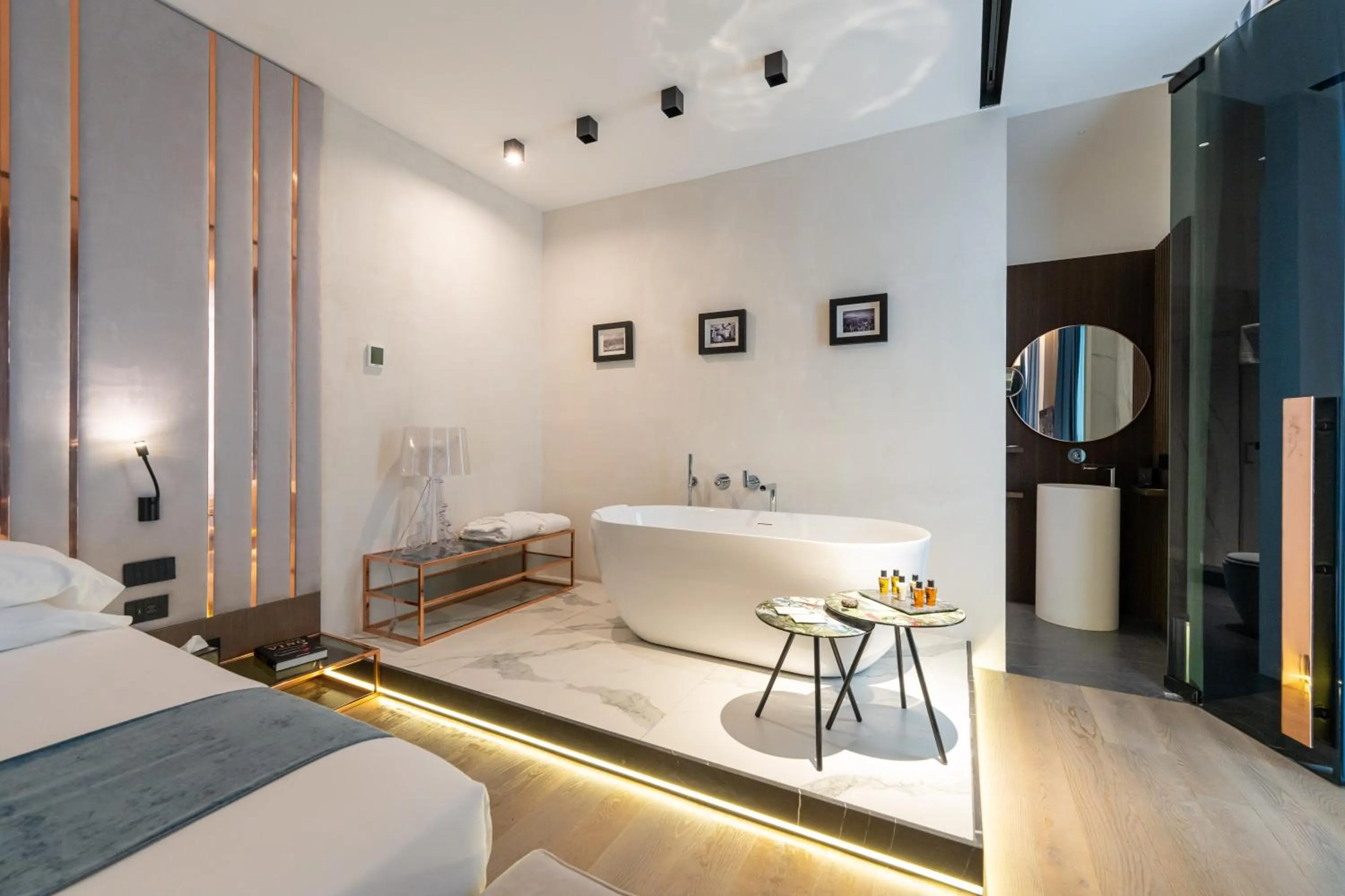 Bedroom, Bed in Agra Suites