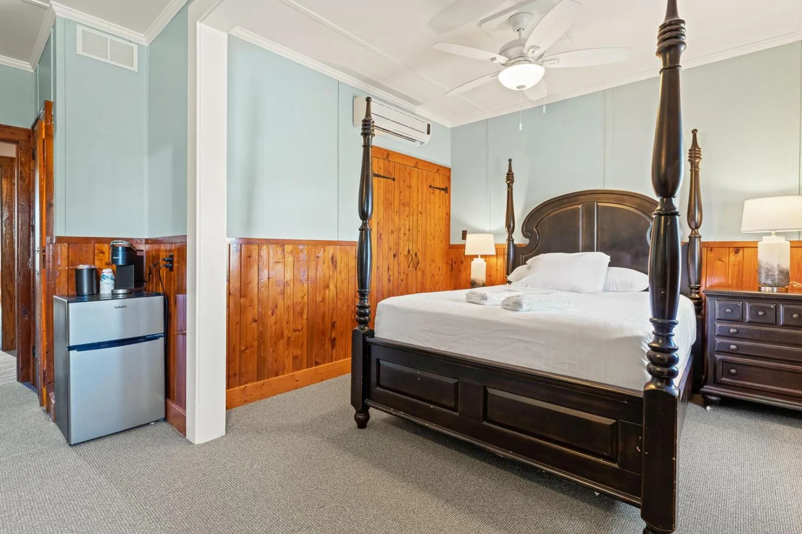 Bedroom, Bed in Nags Head Beach Inn by KEES Vacations