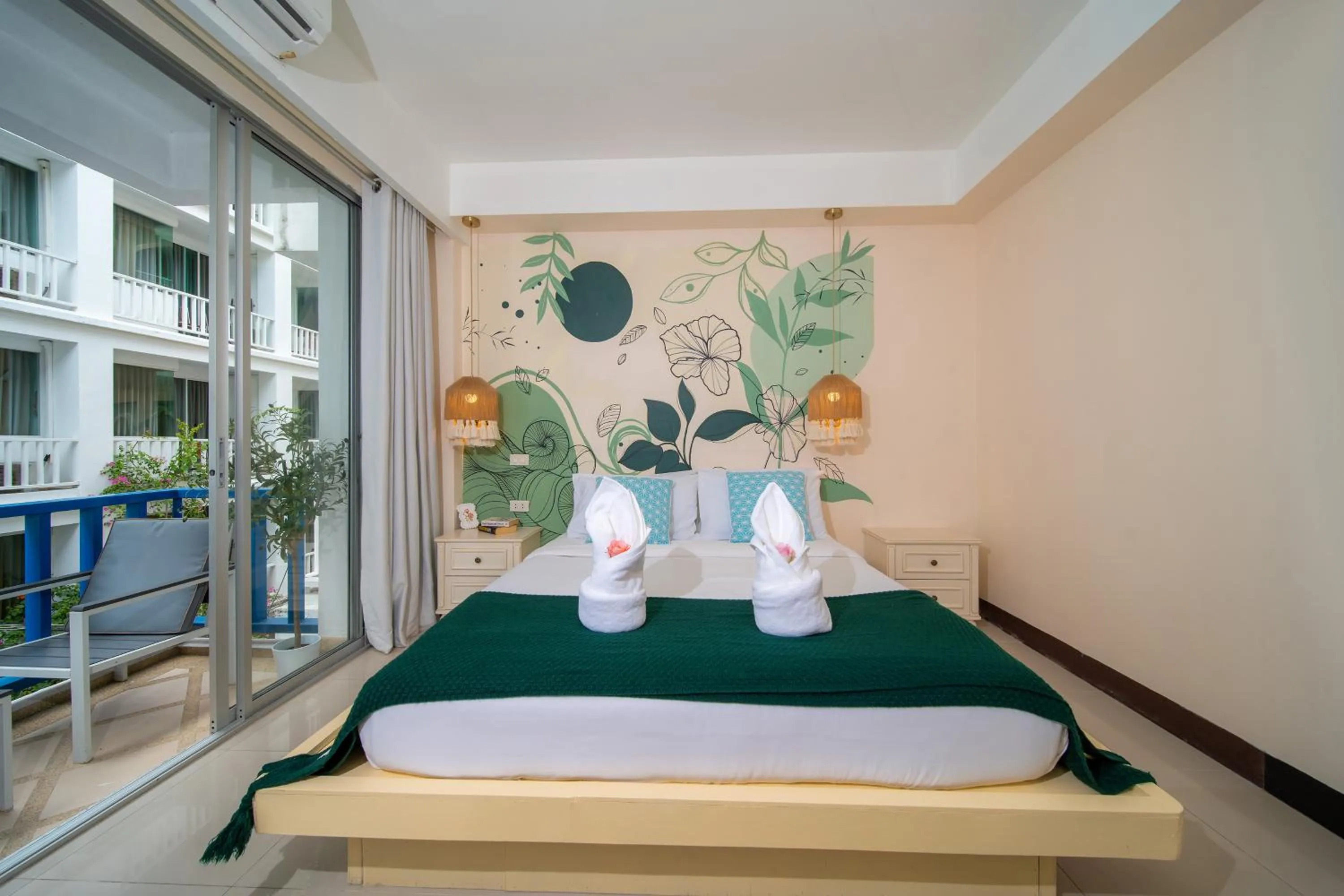 Bed in Patong Beach Side Hotel