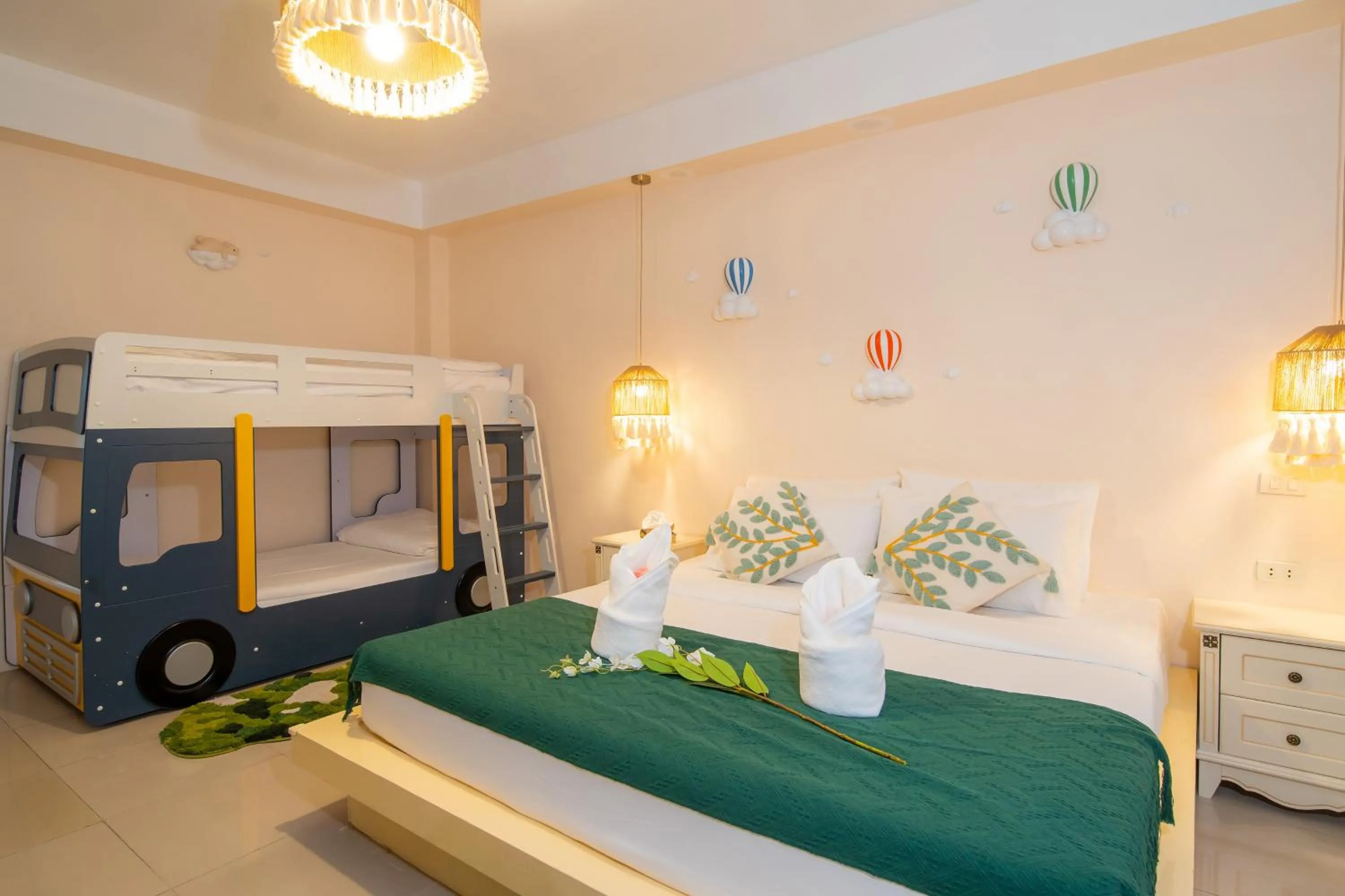 Bed in Patong Beach Side Hotel