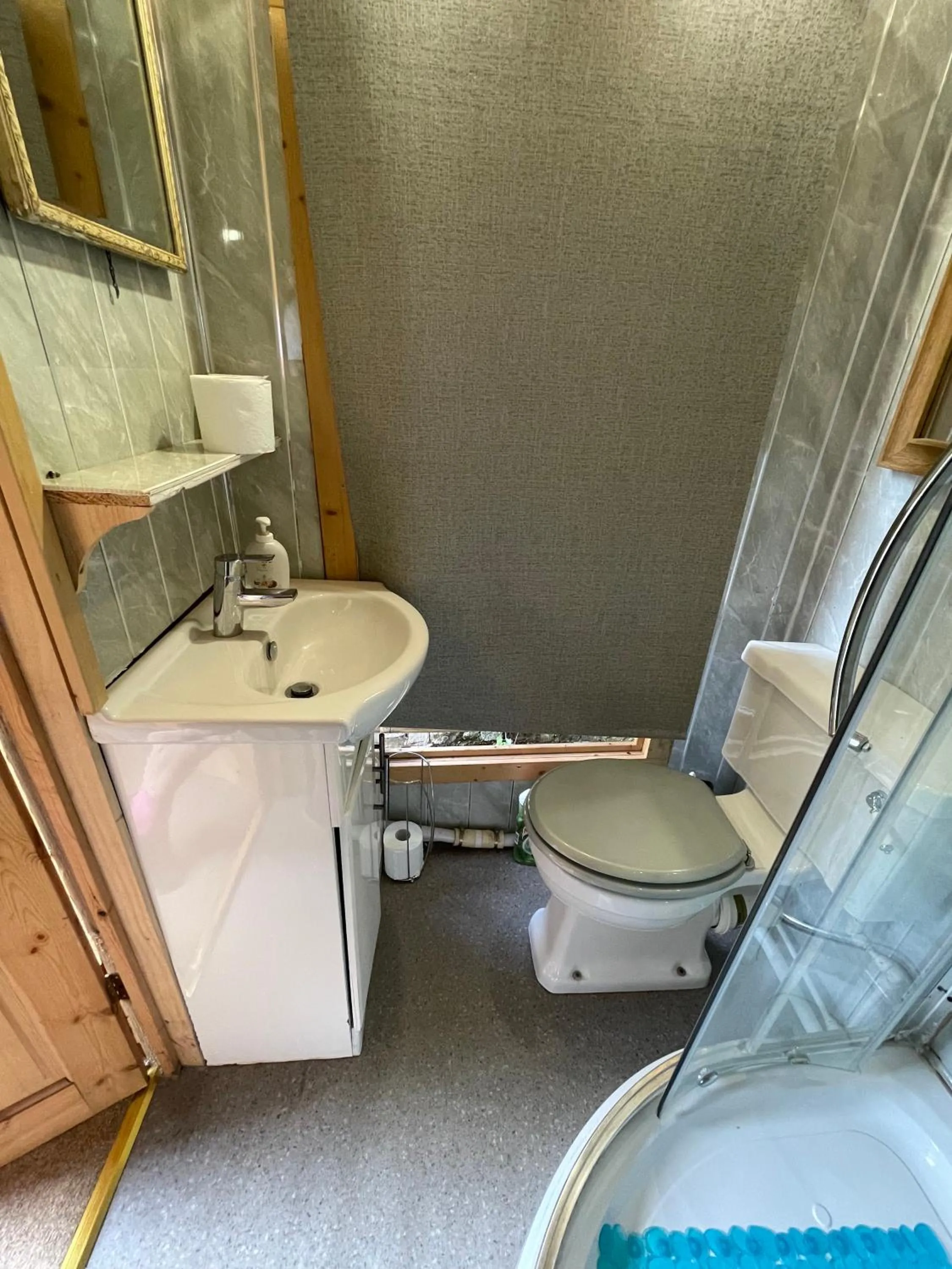 Shower in The Bridge Street Historic Guest House