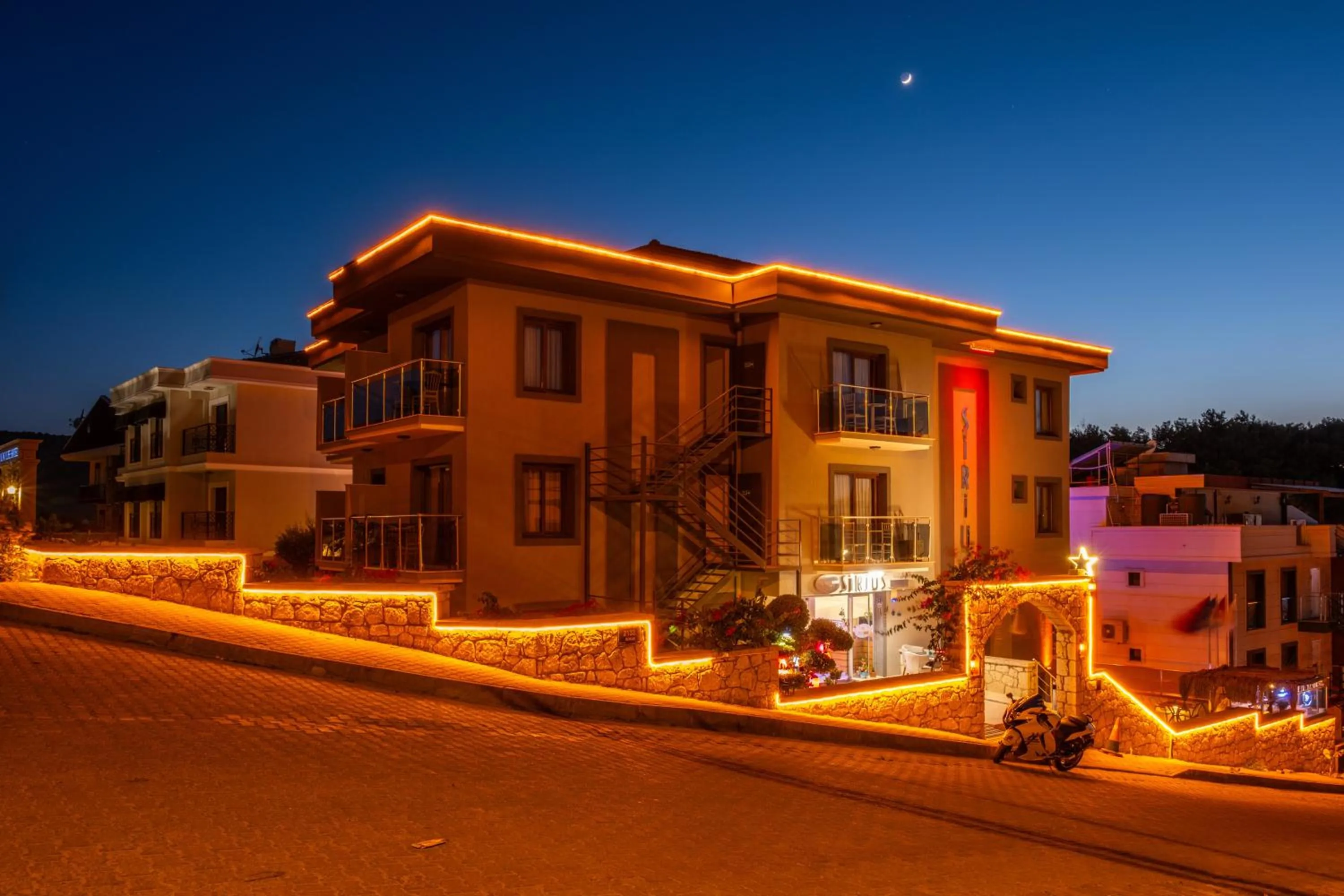 Property building in Siriusmi Hotel