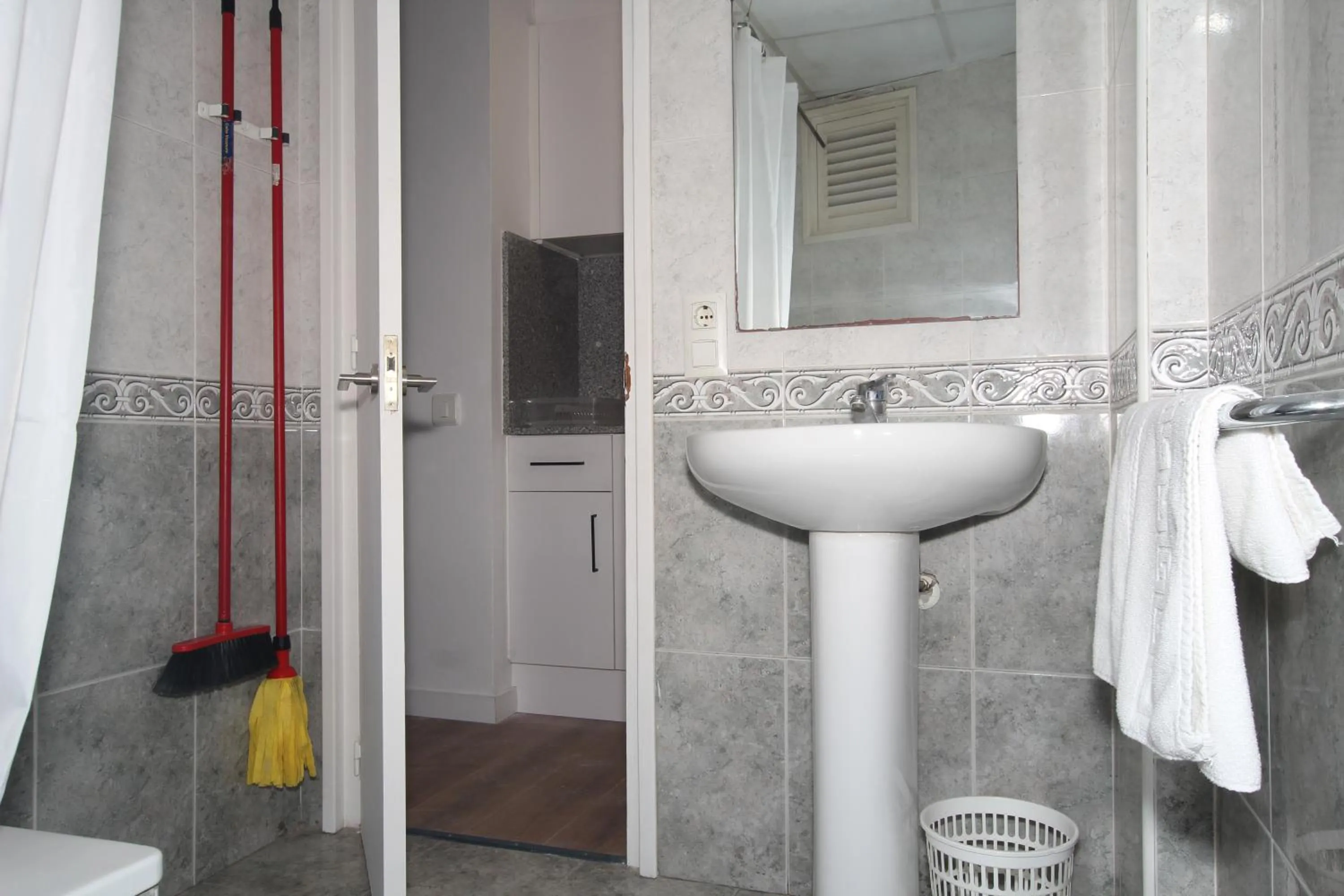 Toilet in Apartamentos El Sol II