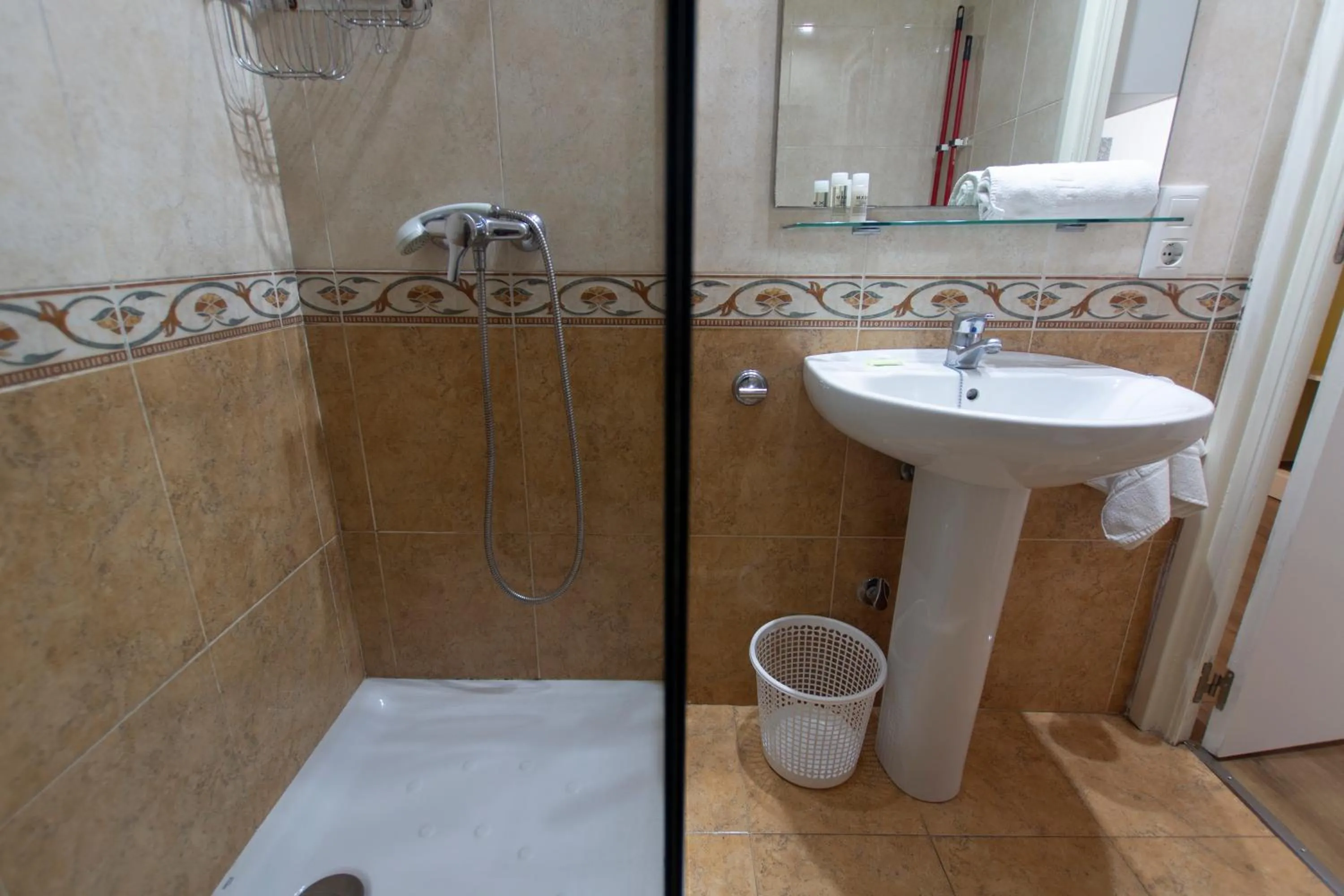 Bathroom in Apartamentos El Sol II