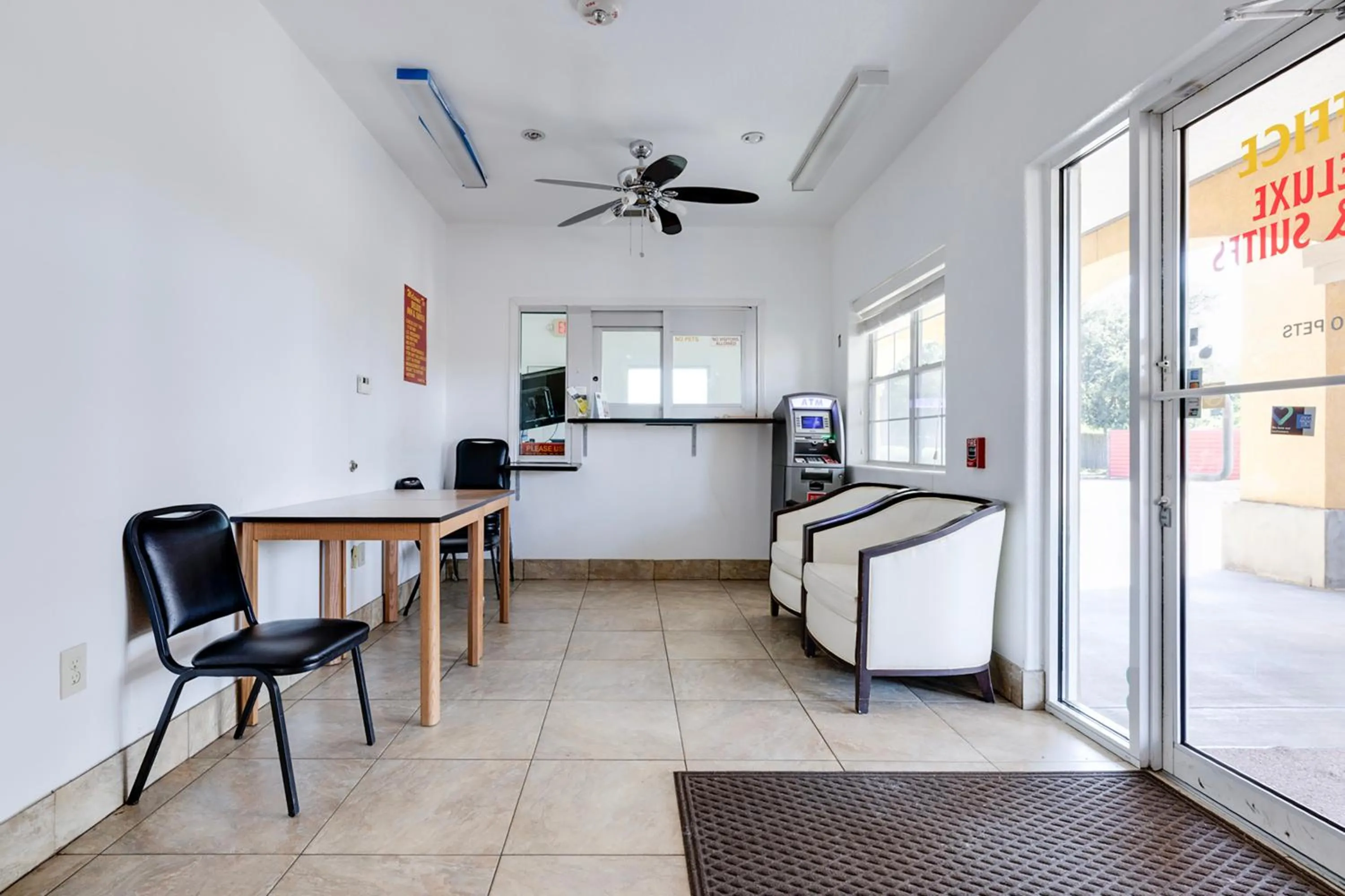 Lobby or reception in Capital O Deluxe Inn Channelview Houston I-10