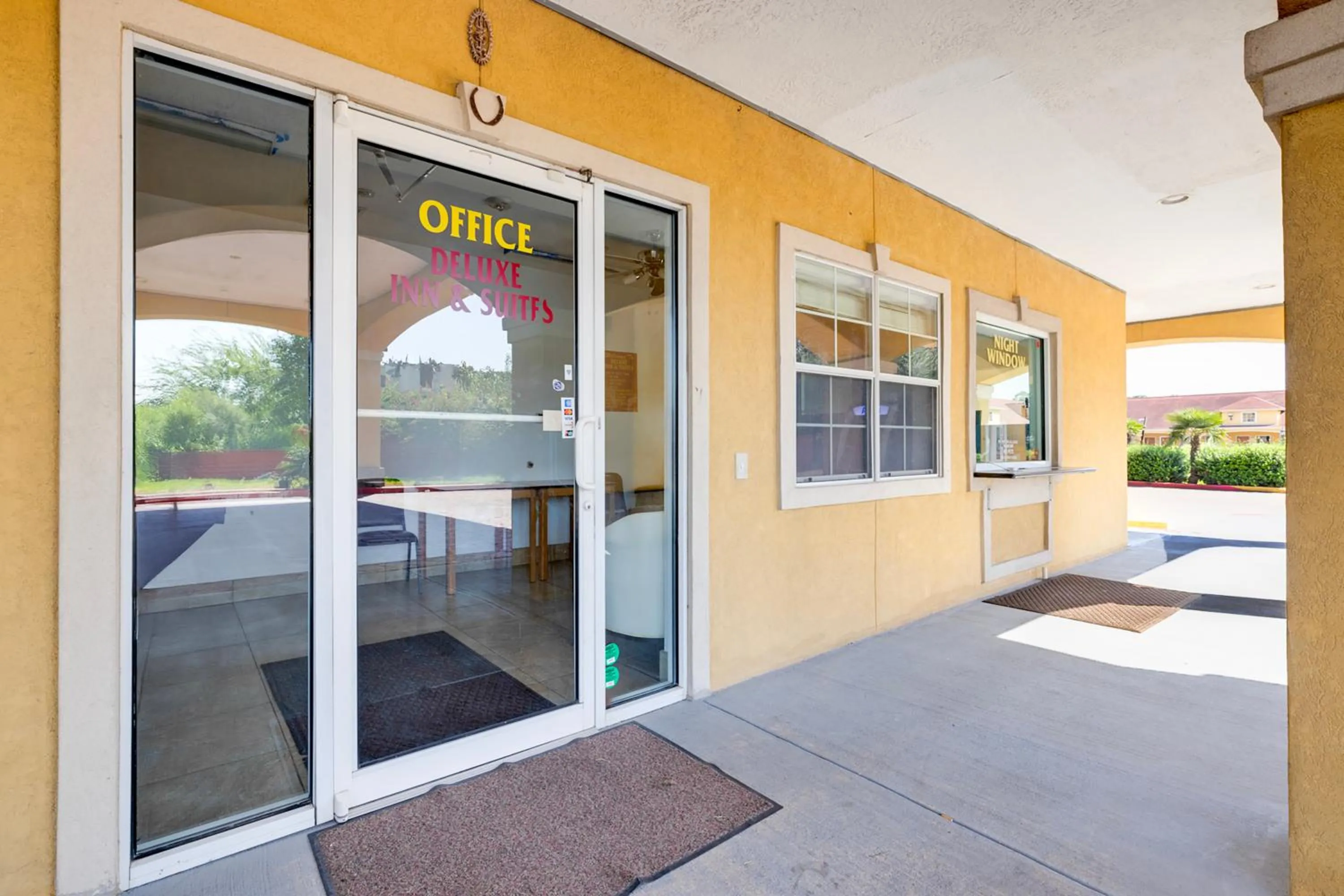 Lobby or reception in Capital O Deluxe Inn Channelview Houston I-10