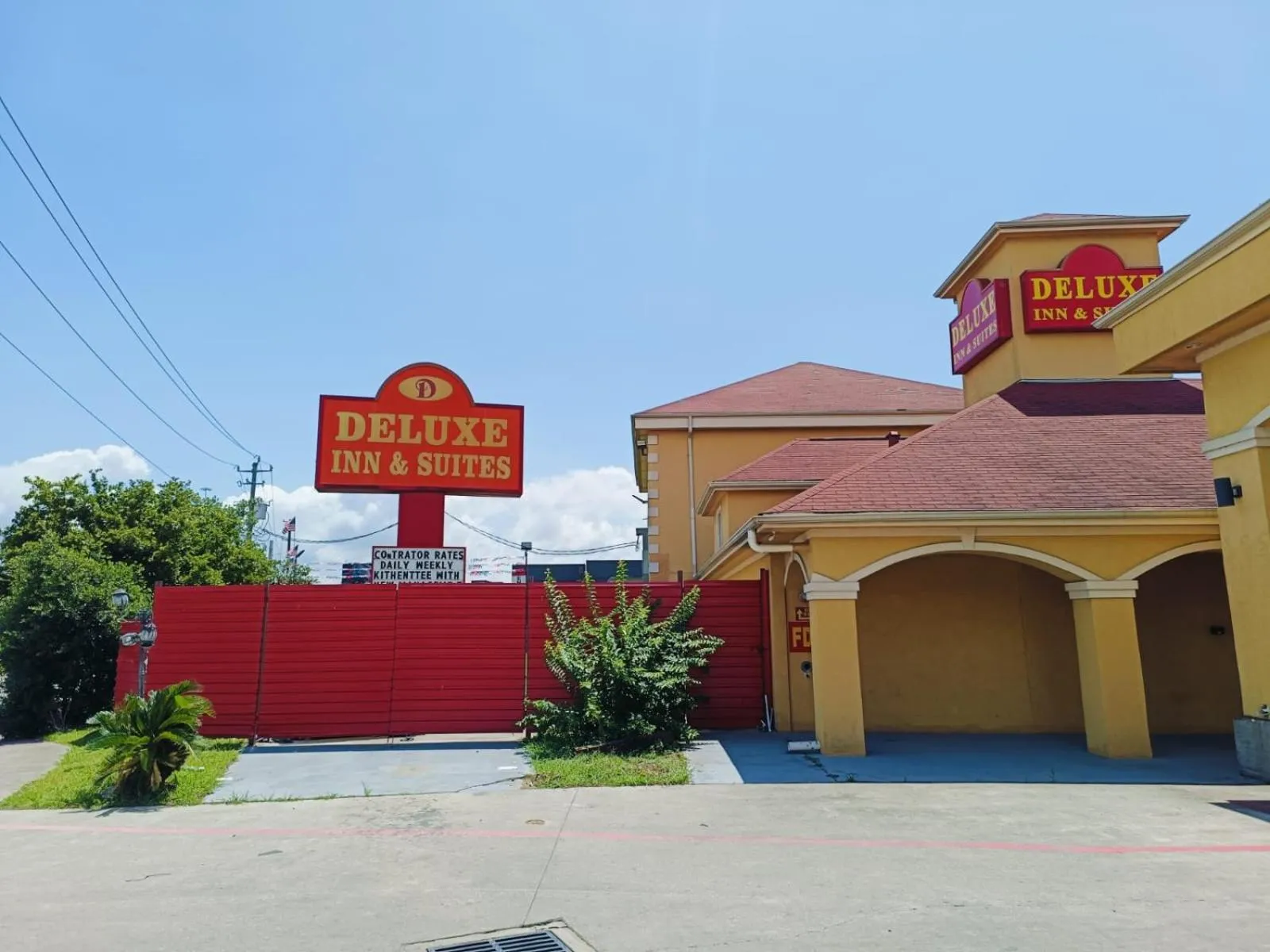 Capital O Deluxe Inn Channelview Houston I-10