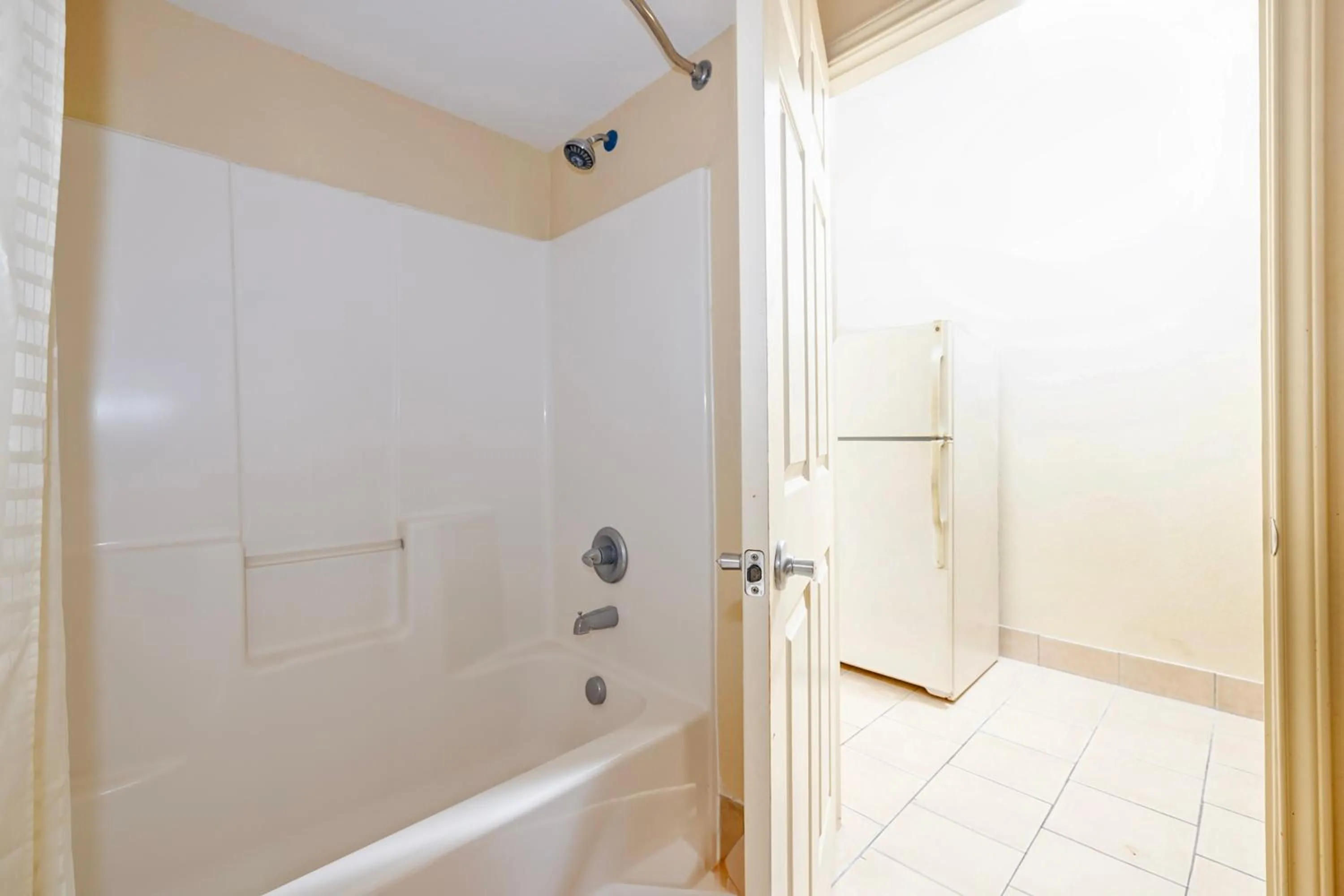 Bathroom in Capital O Deluxe Inn Channelview Houston I-10