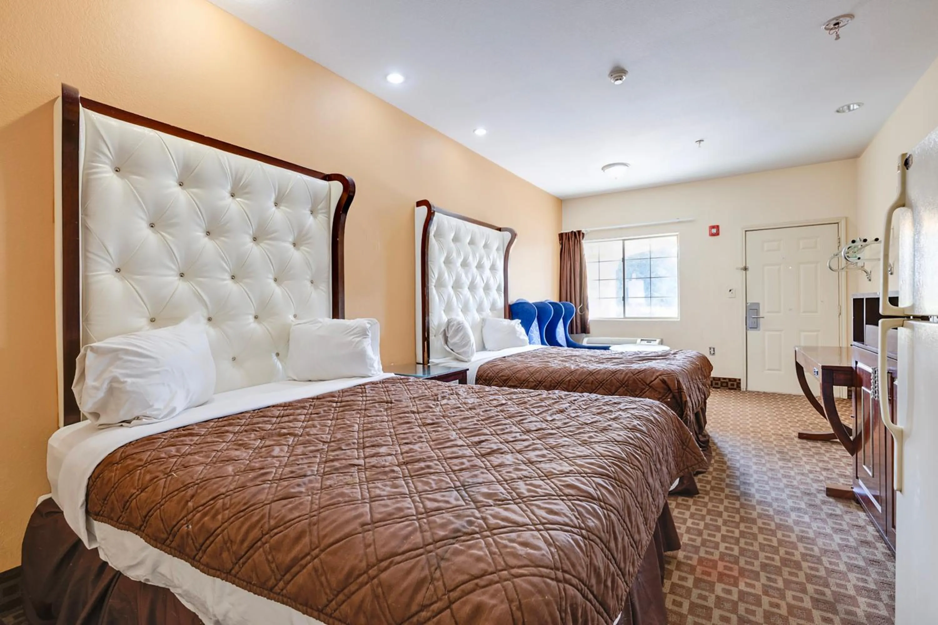 Bedroom, Bed in Capital O Deluxe Inn Channelview Houston I-10