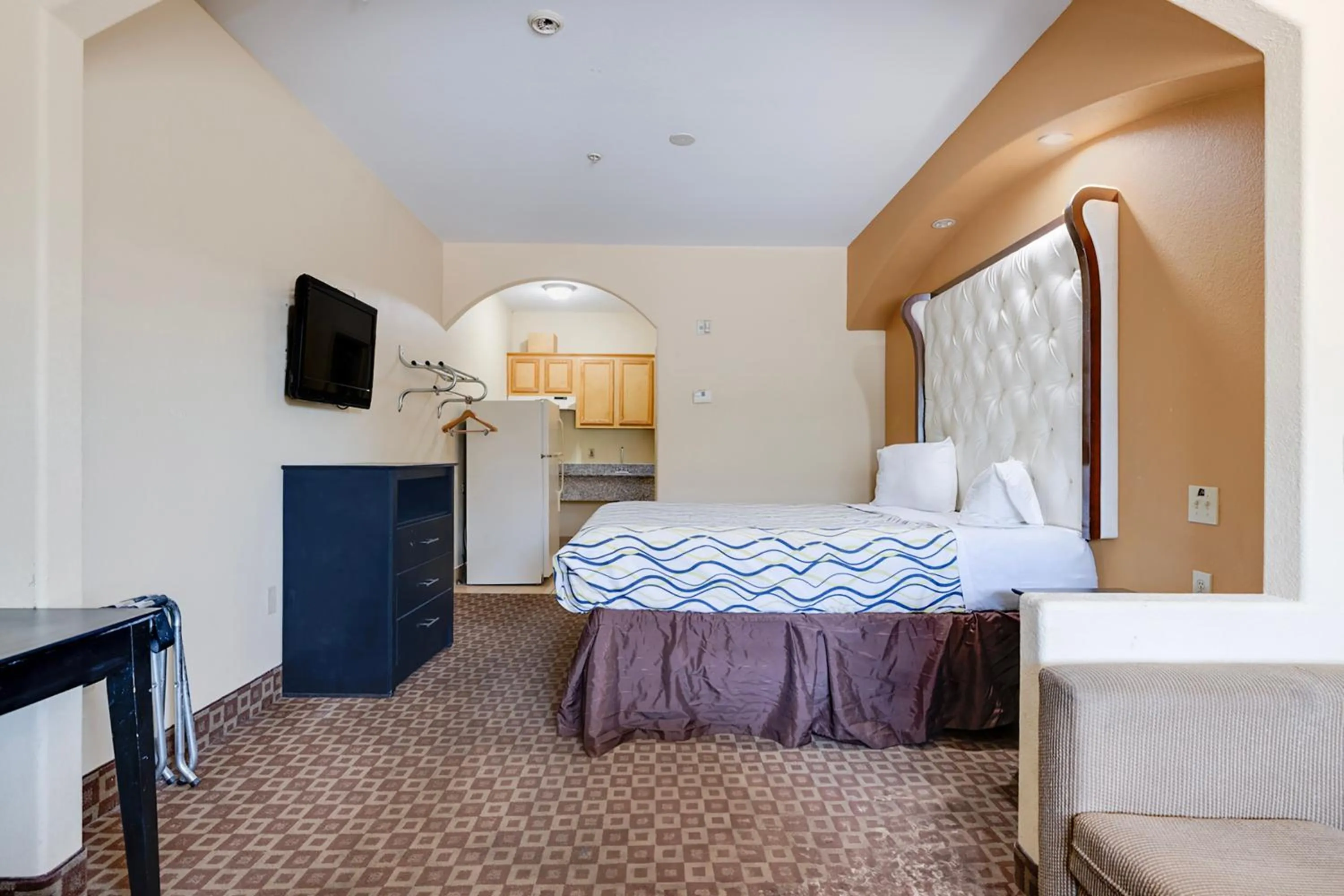 Bedroom, Bed in Capital O Deluxe Inn Channelview Houston I-10