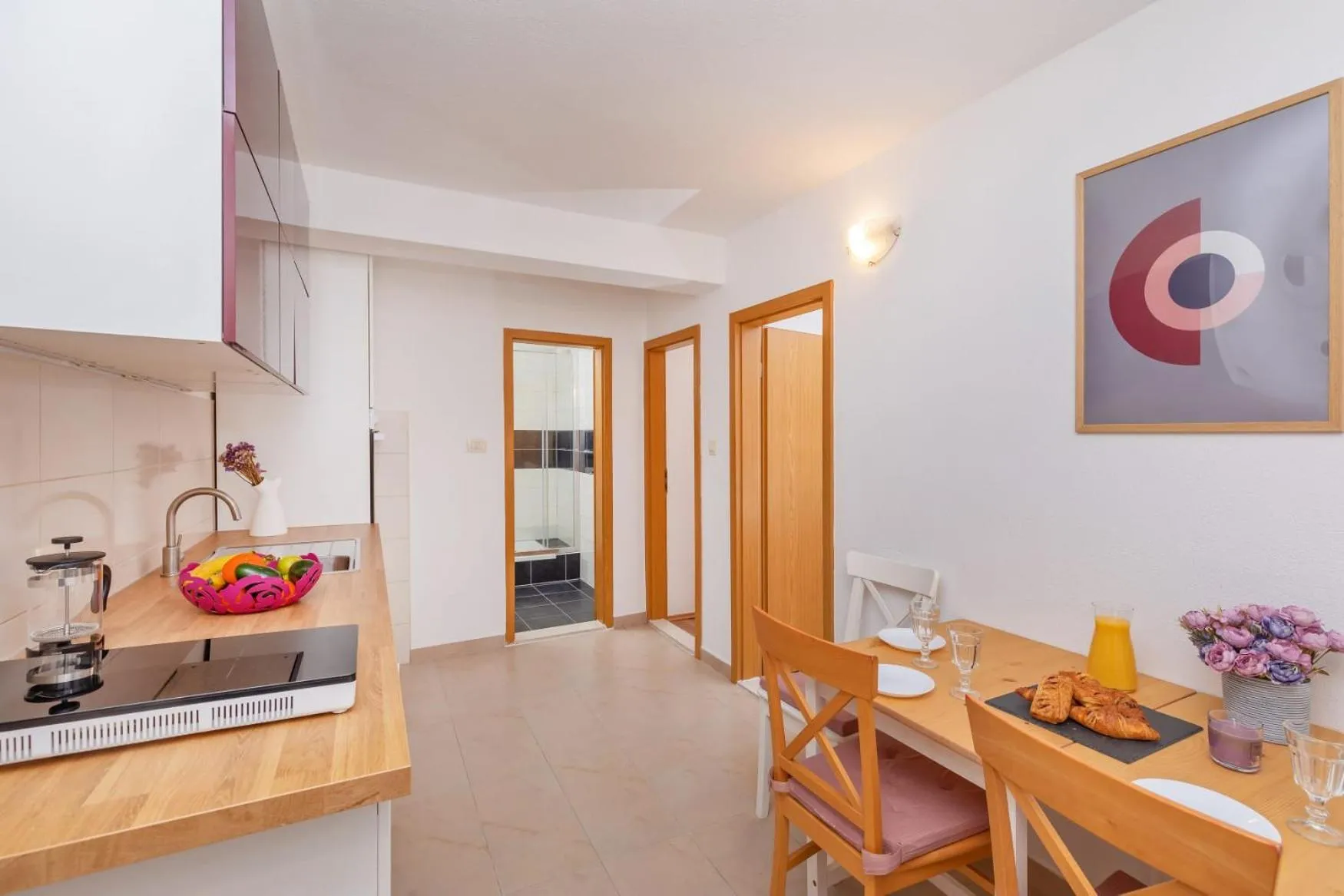 Kitchen or kitchenette in BIS Apartments 1 & 2