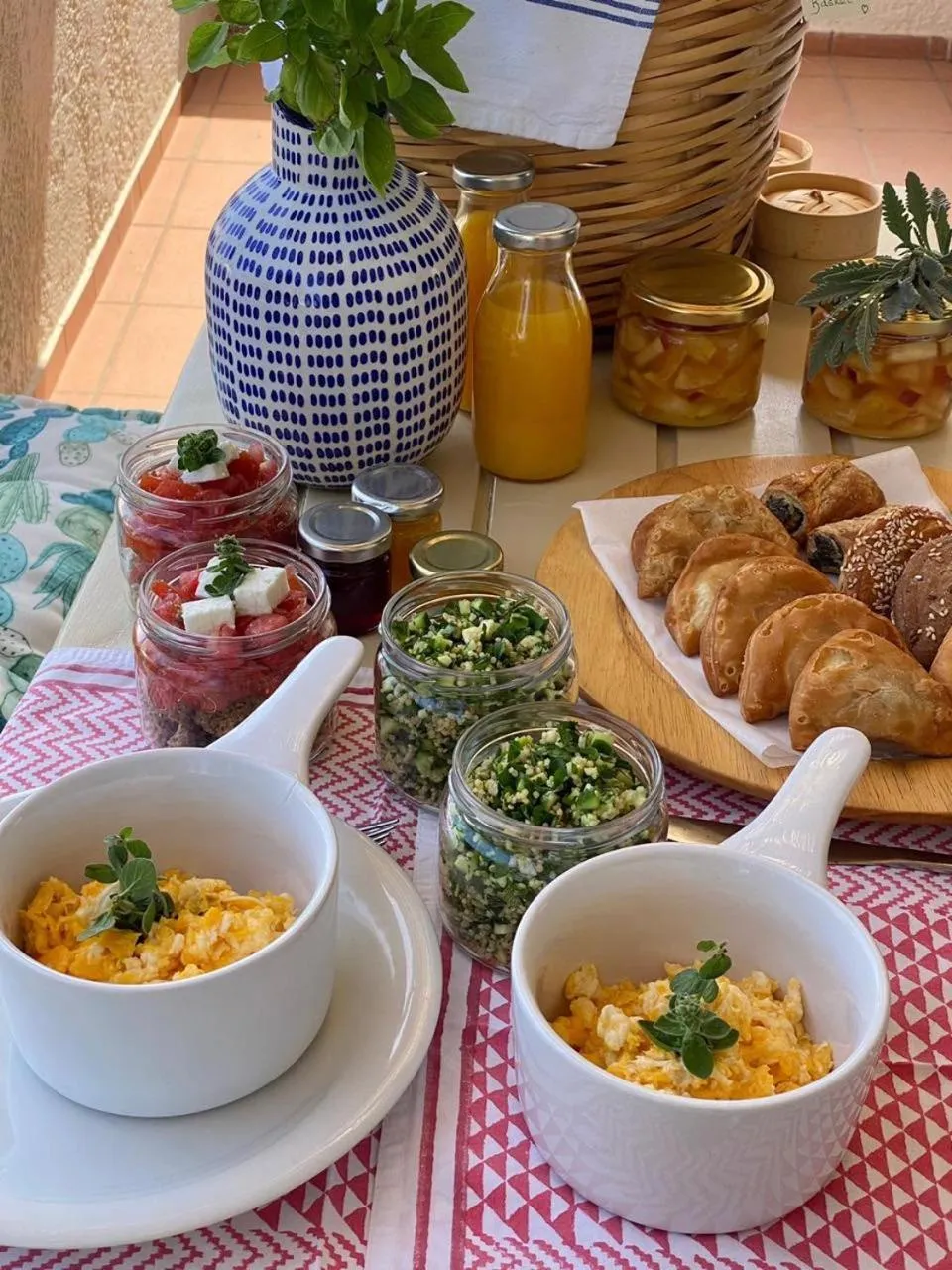 Breakfast in Villa Iokasti