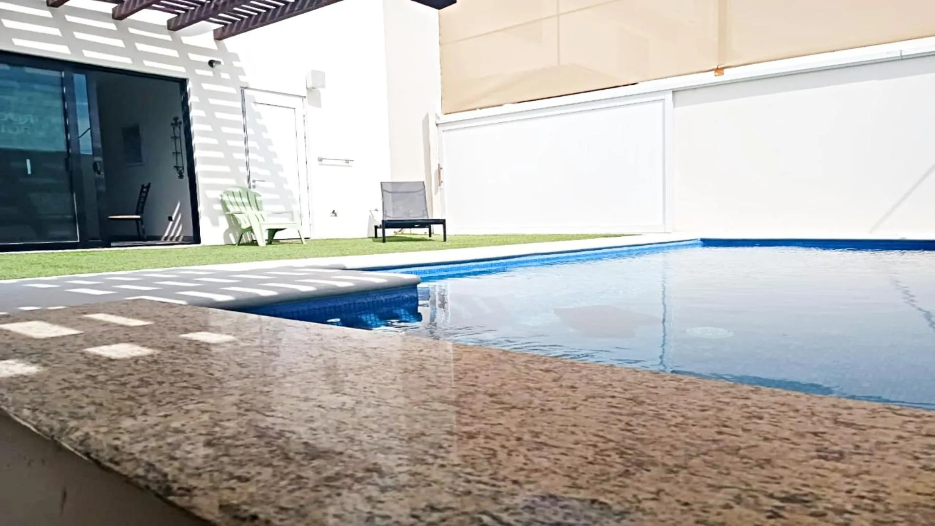 Moon House F4: Spacious 3-Bedroom Apartment in Downtown