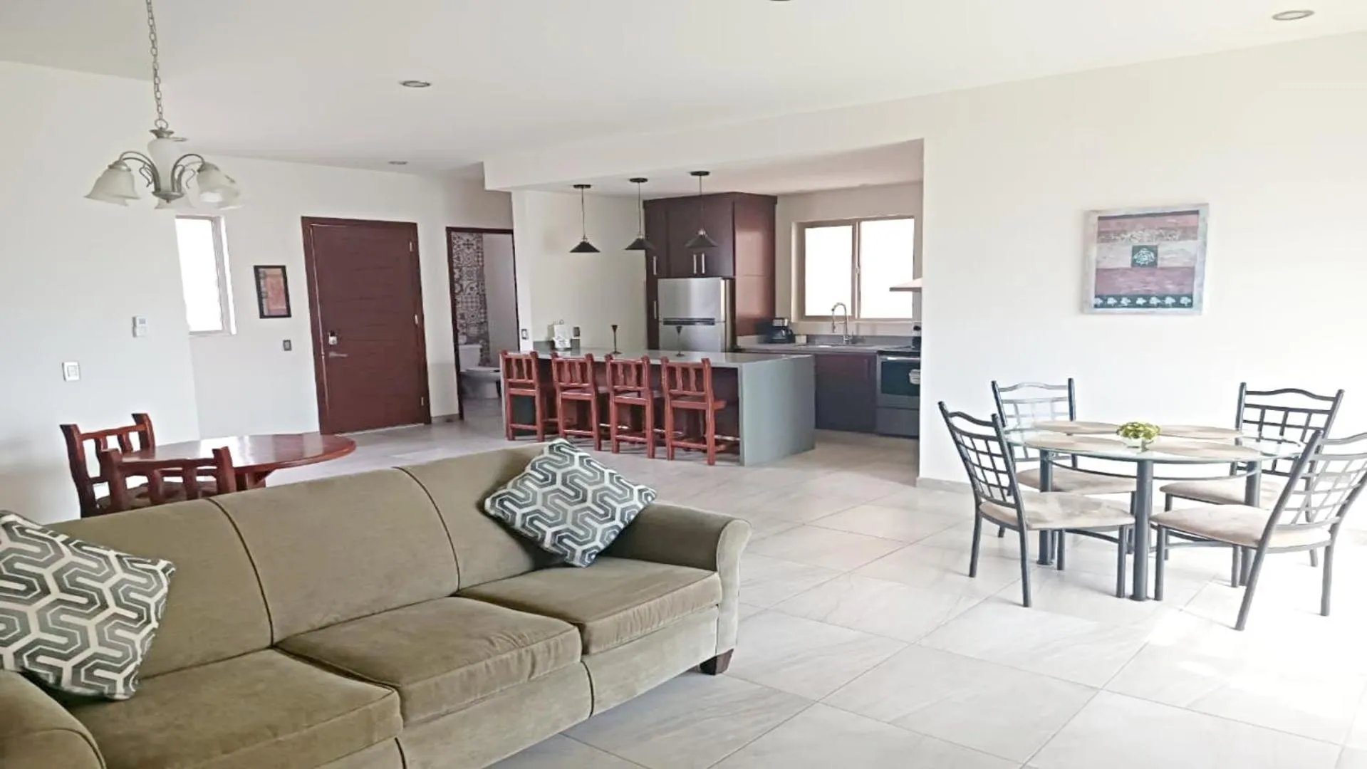 Living room in Moon House F4: Spacious 3-Bedroom Apartment in Downtown