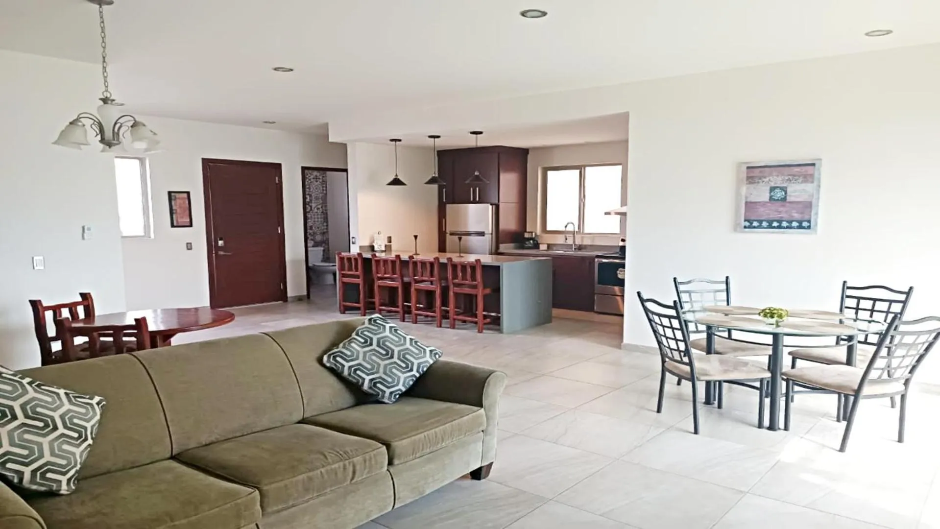 Living room in Moon House F4: Spacious 3-Bedroom Apartment in Downtown