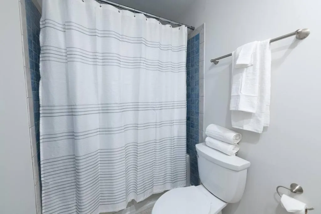 Relaxing 5-Bedroom Villa with Outdoor Oasis