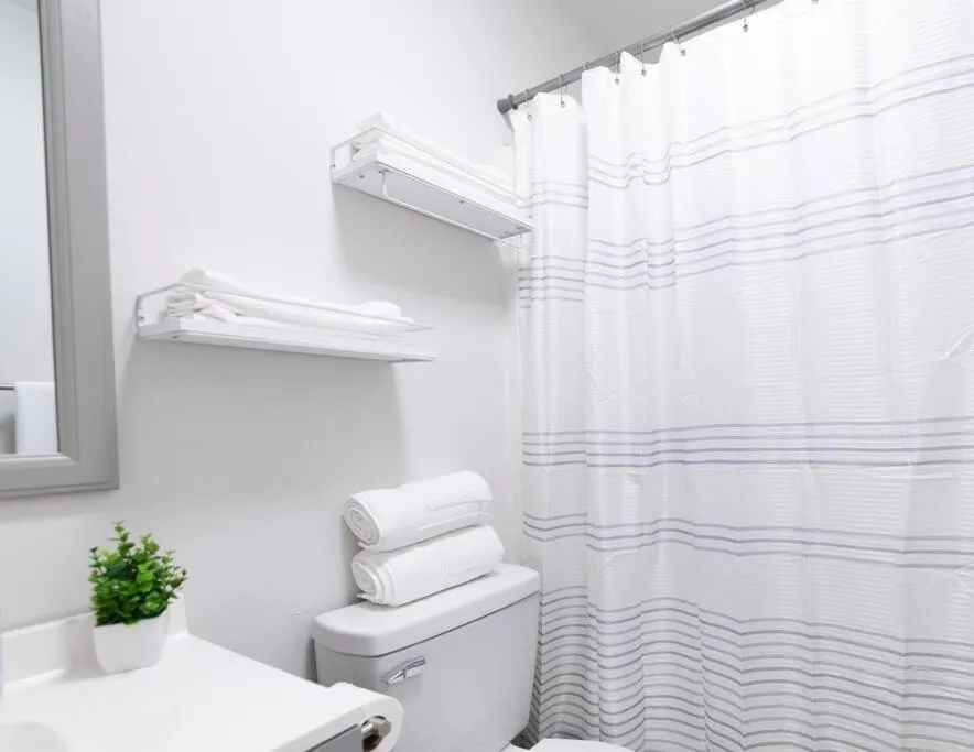 Relaxing 5-Bedroom Villa with Outdoor Oasis